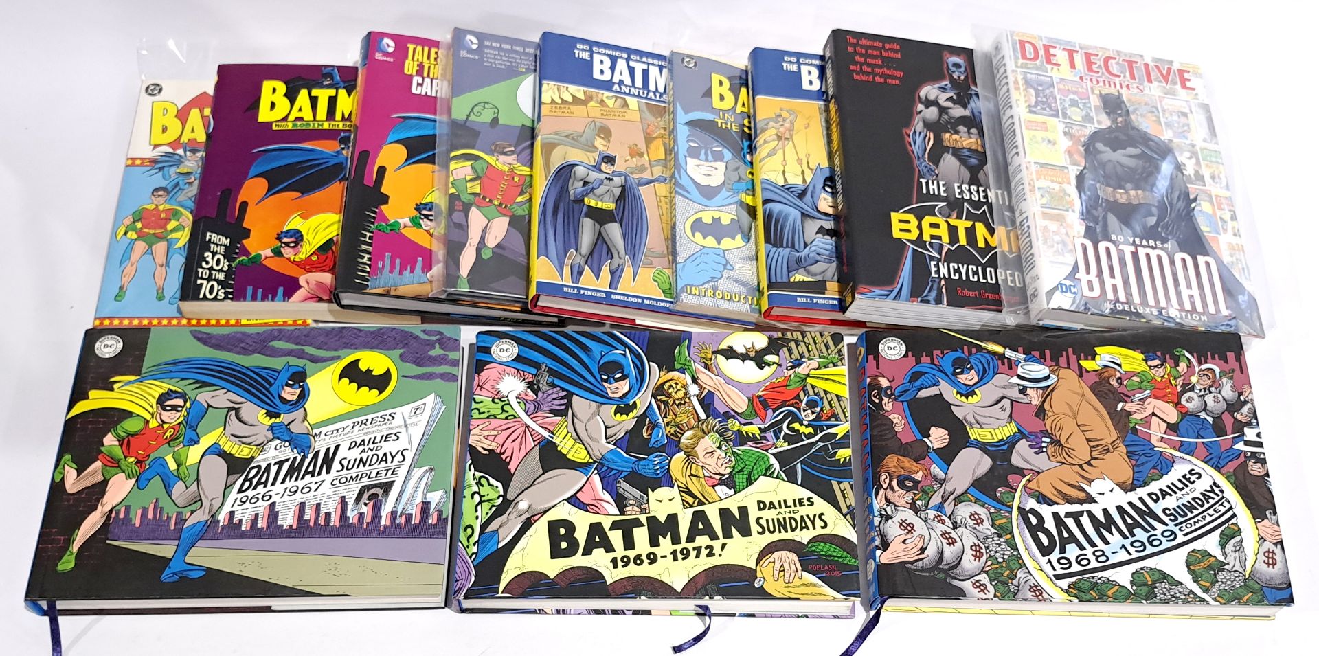 Quantity of DC Comics Batman & related Archive Trade Paperbacks & similar - Bild 2 aus 2