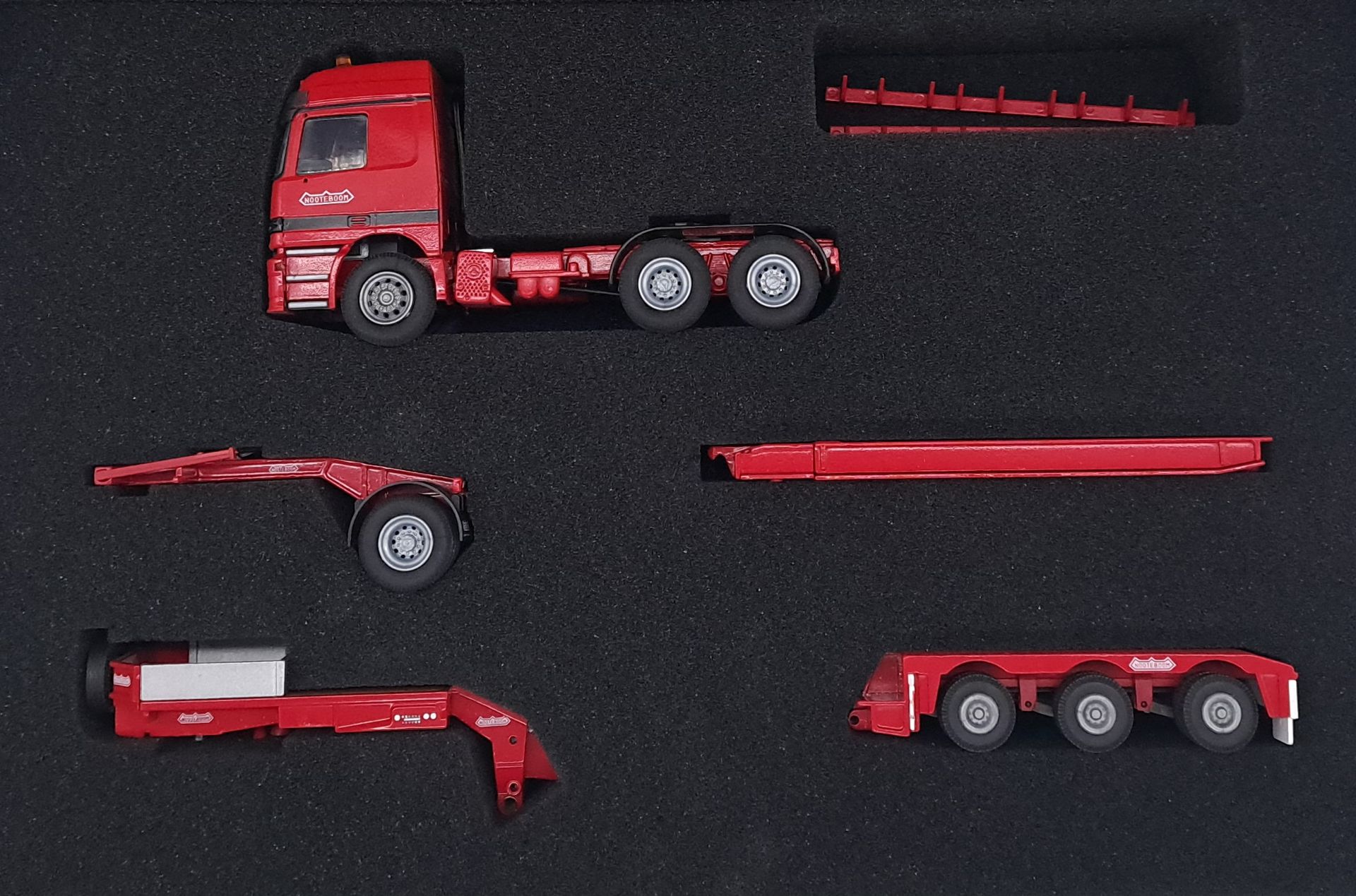 Conrad, a boxed 1:50 scale 640144/0 Nooteboom Euro Low-Loader With 1-AxleJeepdolly - Image 3 of 3