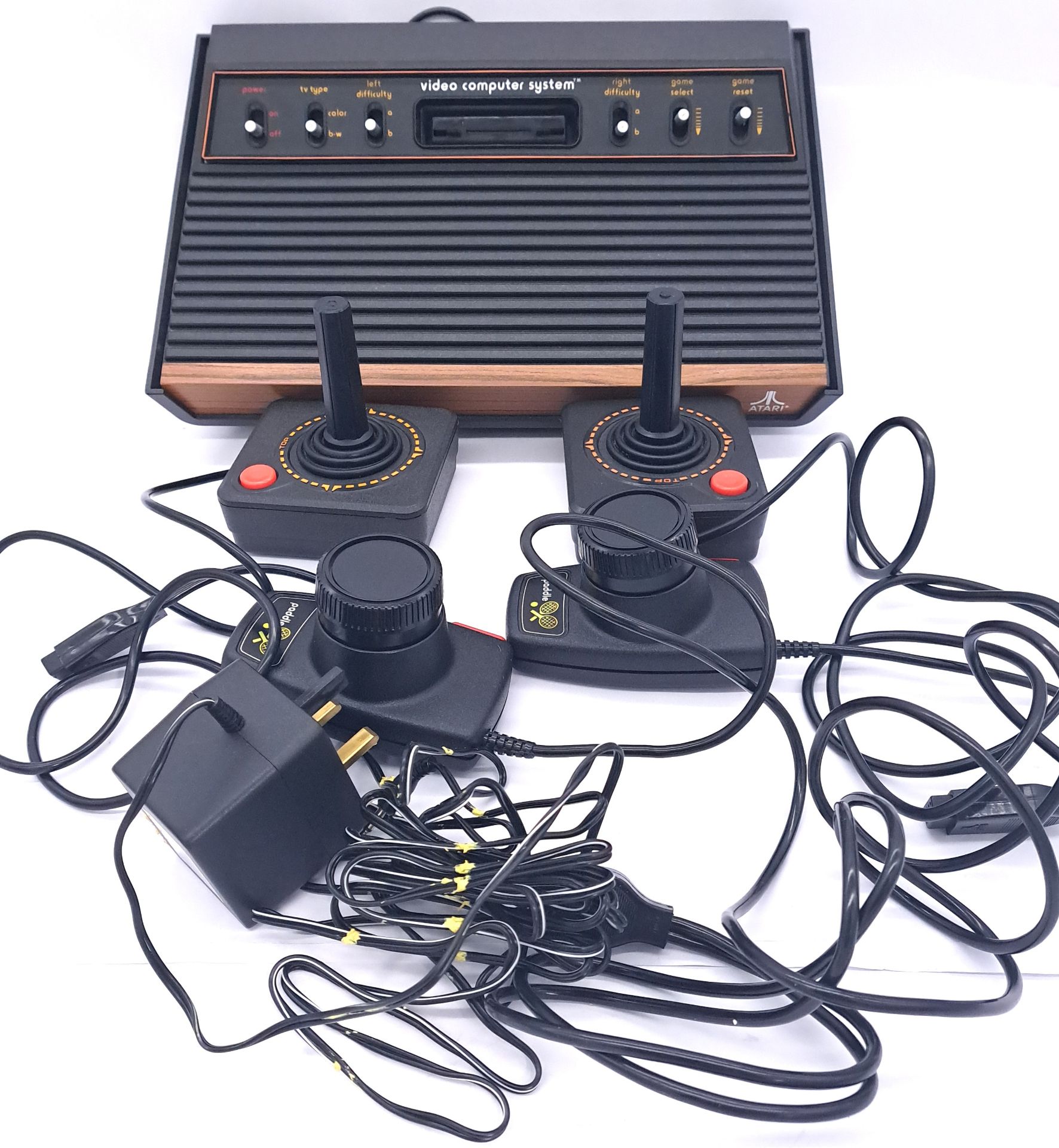Vintage/Retro Gaming. A boxed Atari CX2600 - Bild 2 aus 11