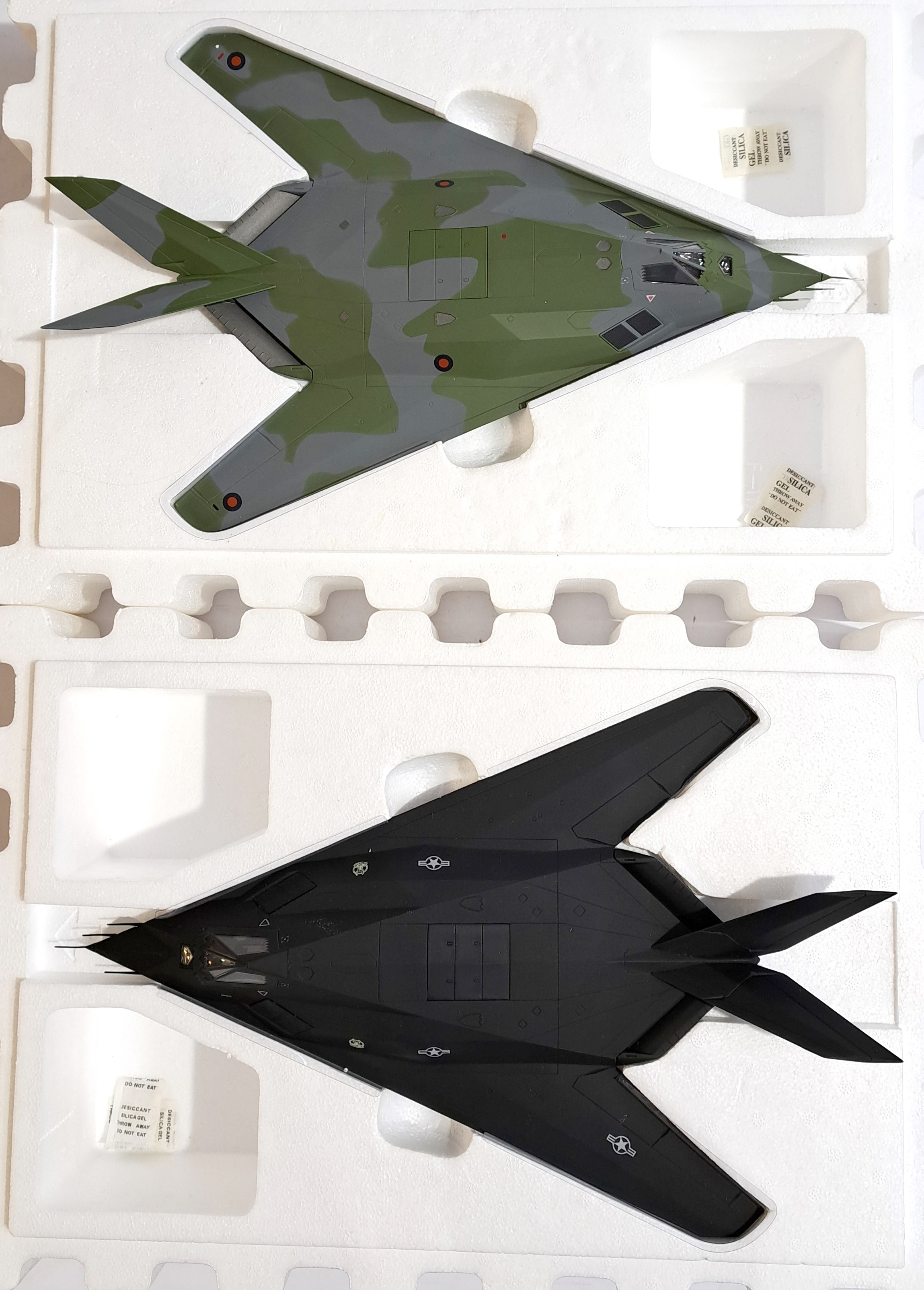 Franklin Mint  "Armour Collection", a boxed pair of 1:48 scaleF117 Stealth Fighter Jets - Image 2 of 4