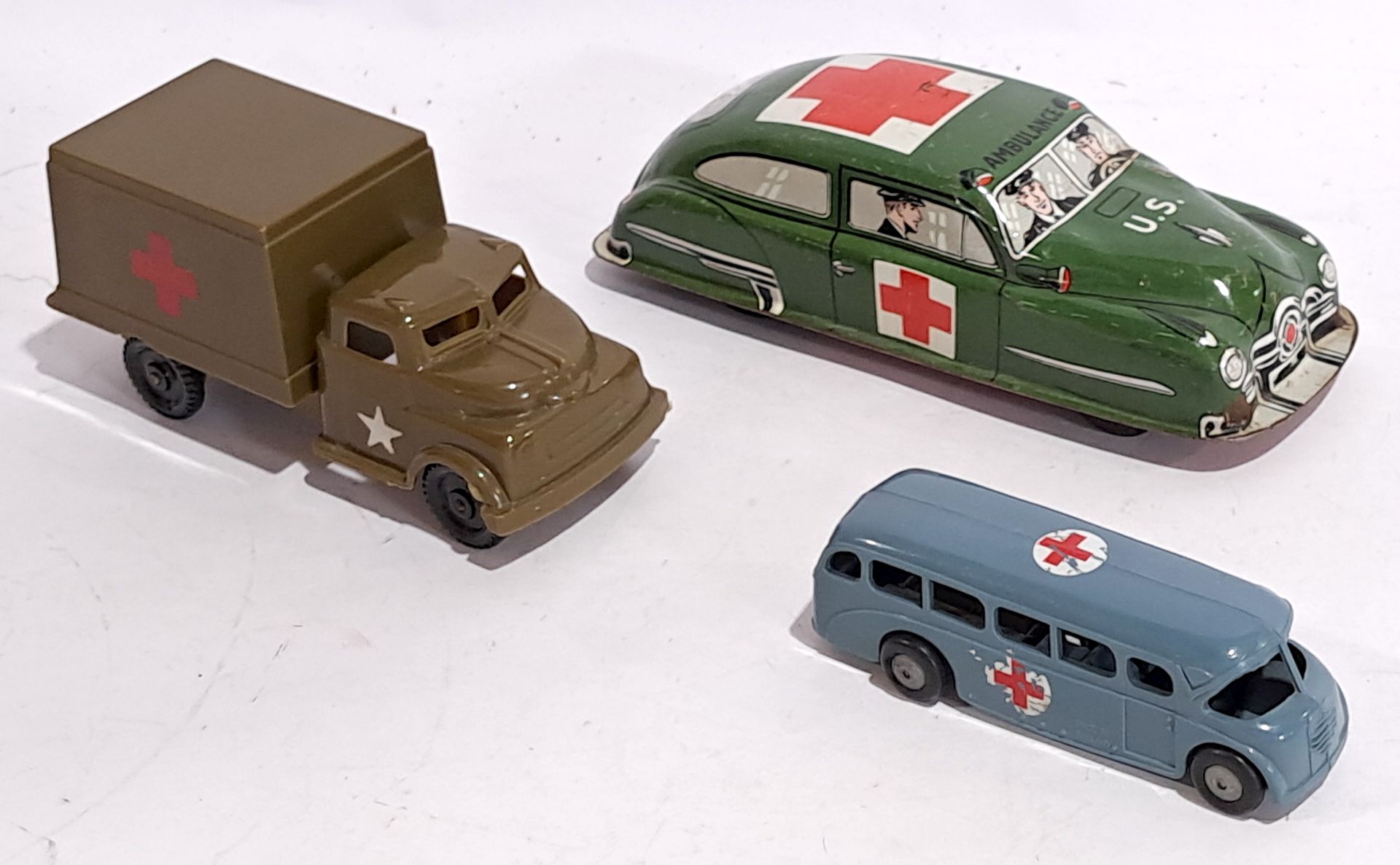 Mimic & similar, Military Ambulance, an unboxed group