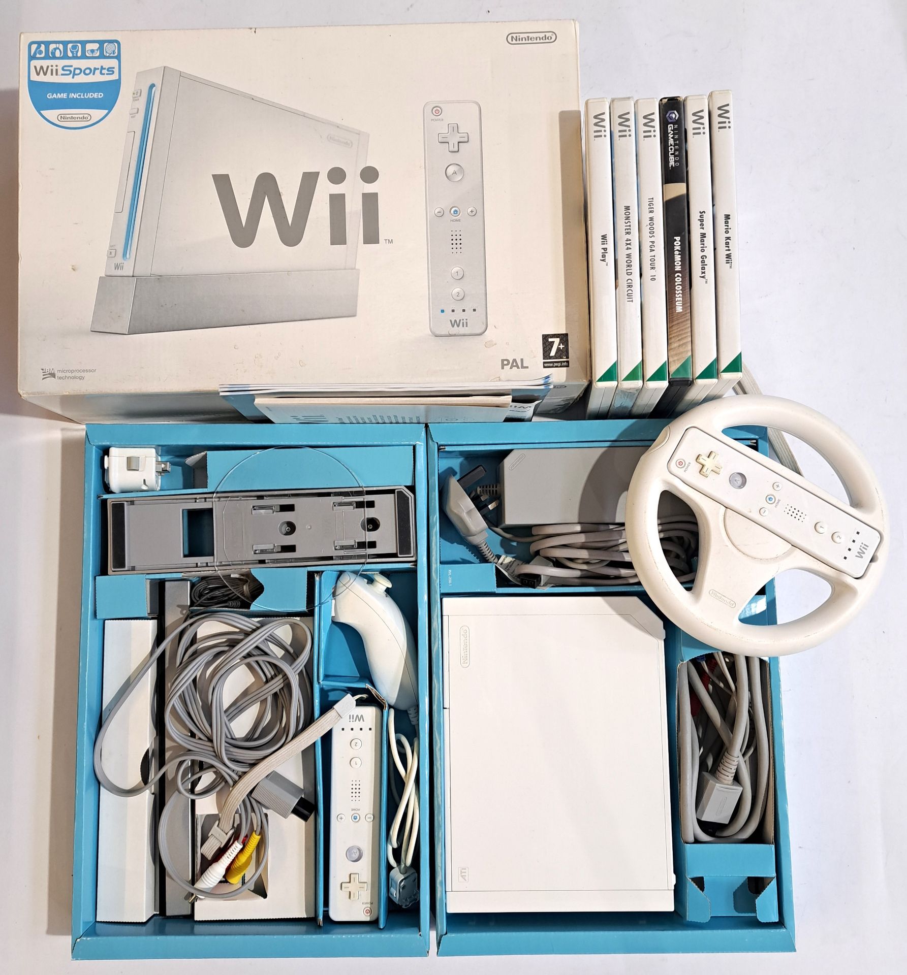 Vintage/Retro Gaming. A boxed Nintendo Wii "Sports" Set