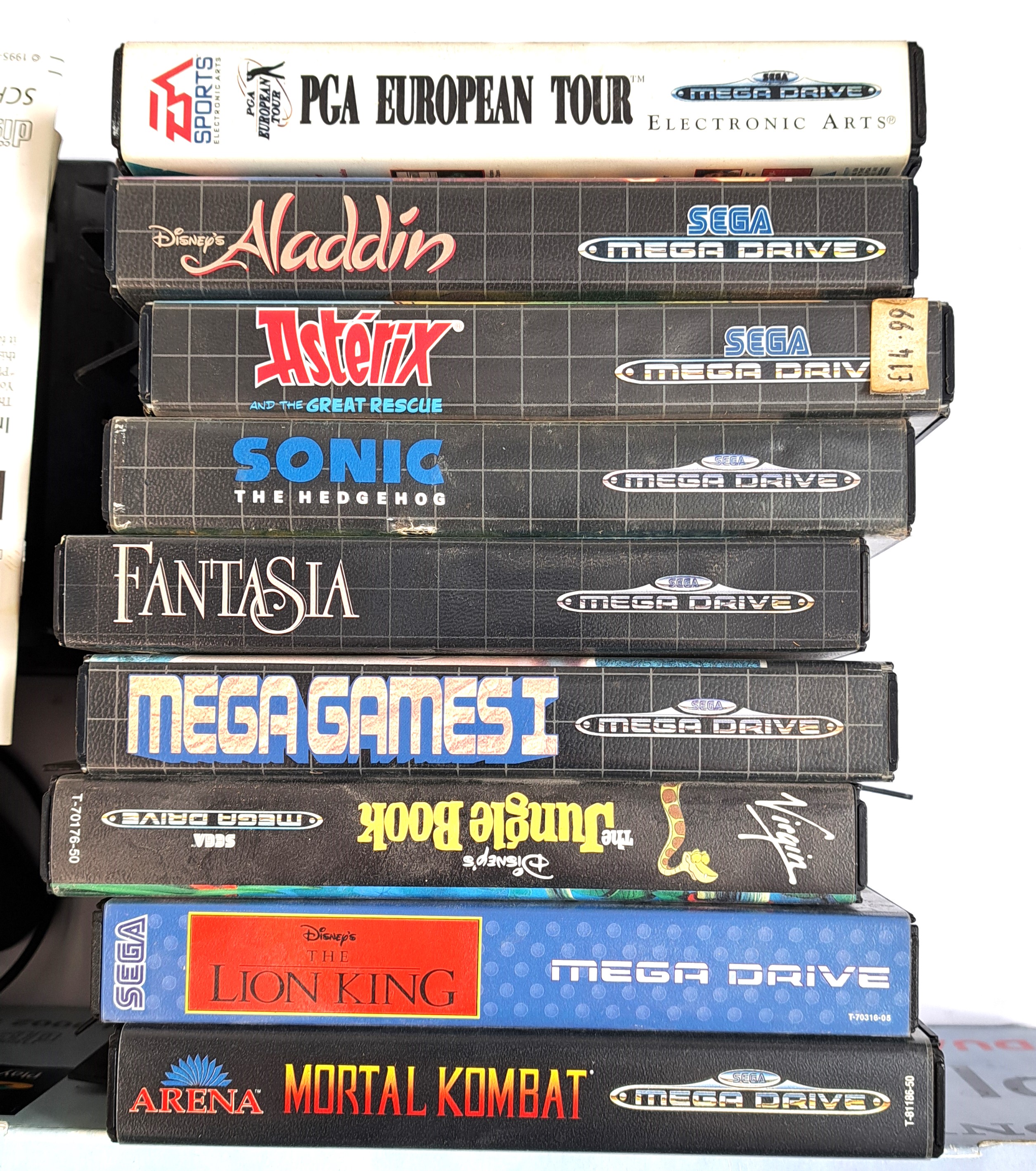 Vintage/Retro Gaming. Sega & PlayStation, a group to include Sega 16-Bit Megadrive - Image 2 of 2