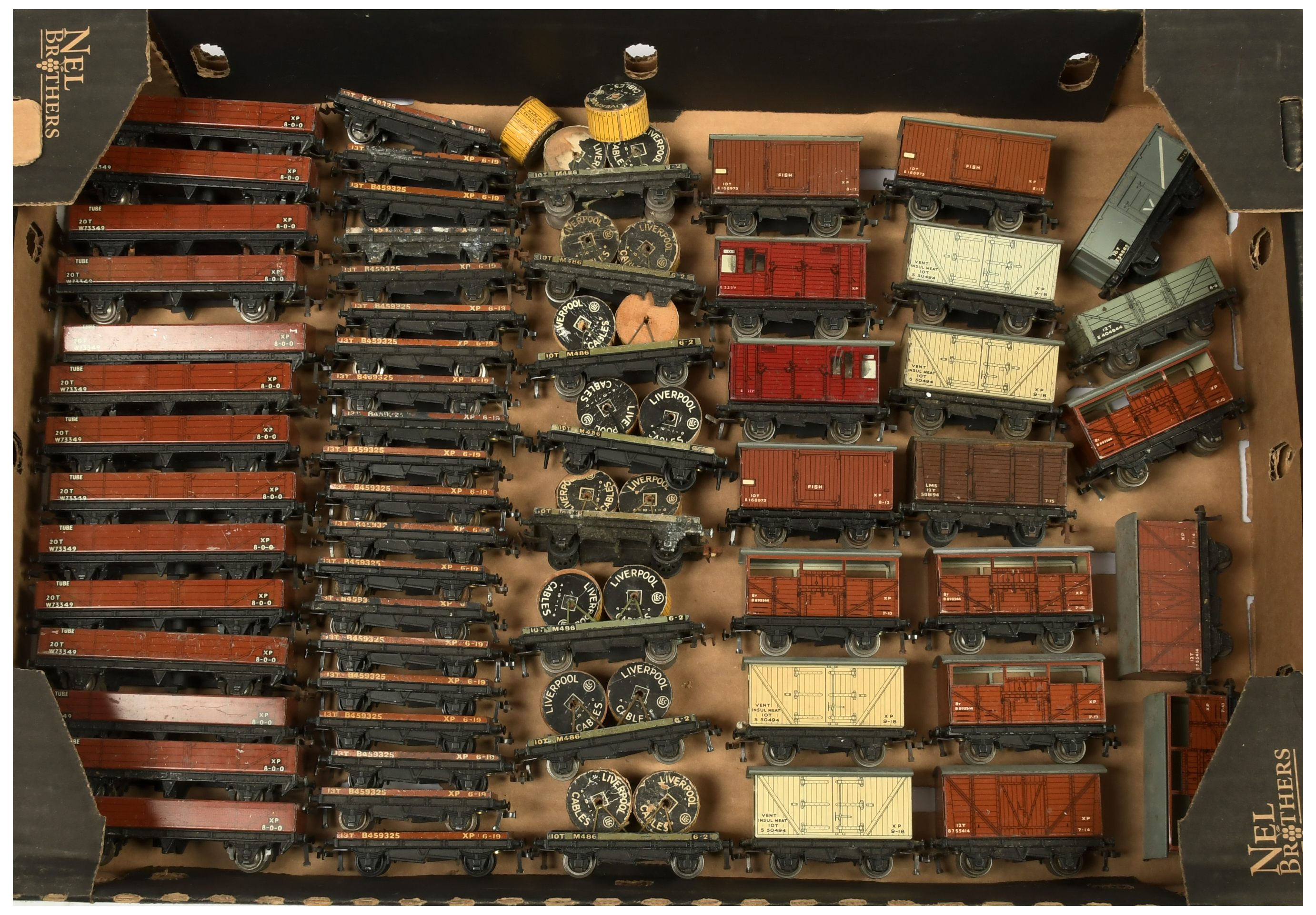 Hornby Dublo Large group of unboxed wagons.  - Image 2 of 2