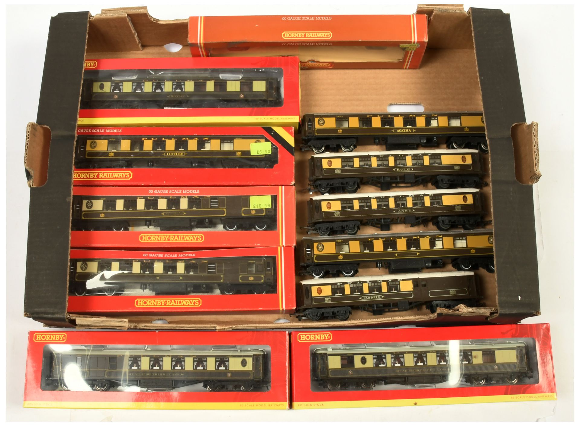 Hornby GB & China OO Group of Pullman Coaches. 