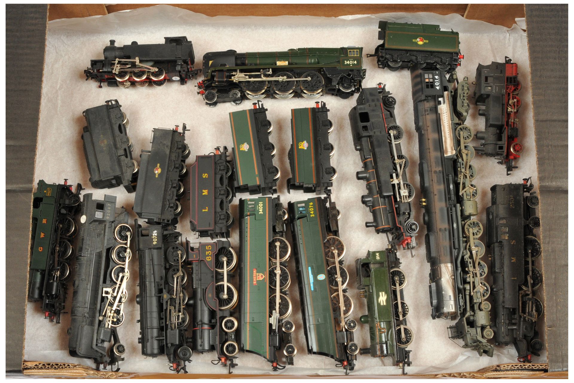Hornby & Similar mixed group of 2&3-rail HO & OO Gauge Steam Locomotives 