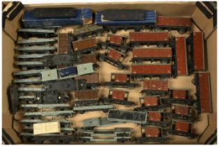 Hornby Dublo Large group of unboxed wagons.