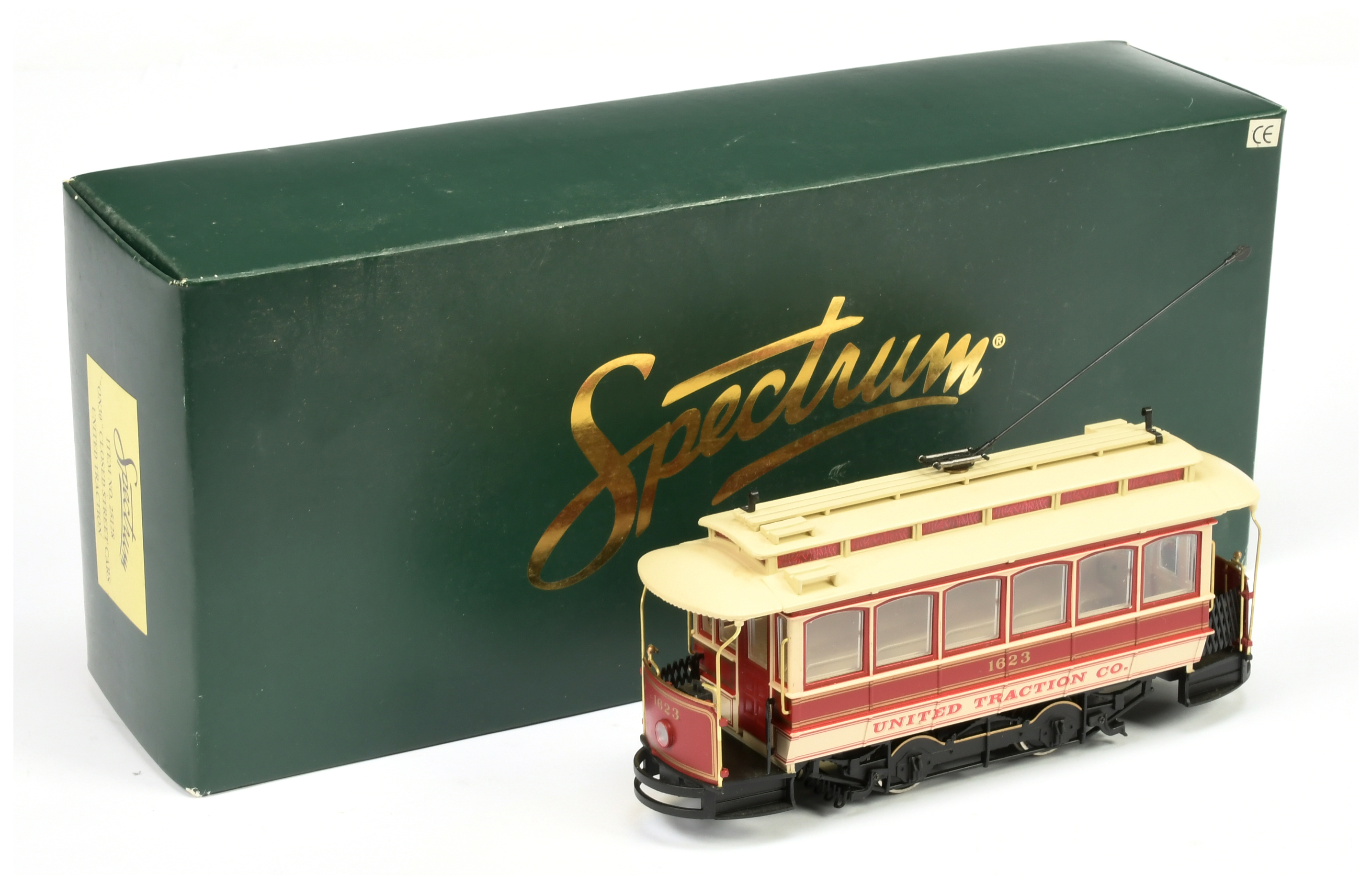 Bachmann Spectrum HOn30 Gauge Ref 25128 Closed Street Car "United Traction"  