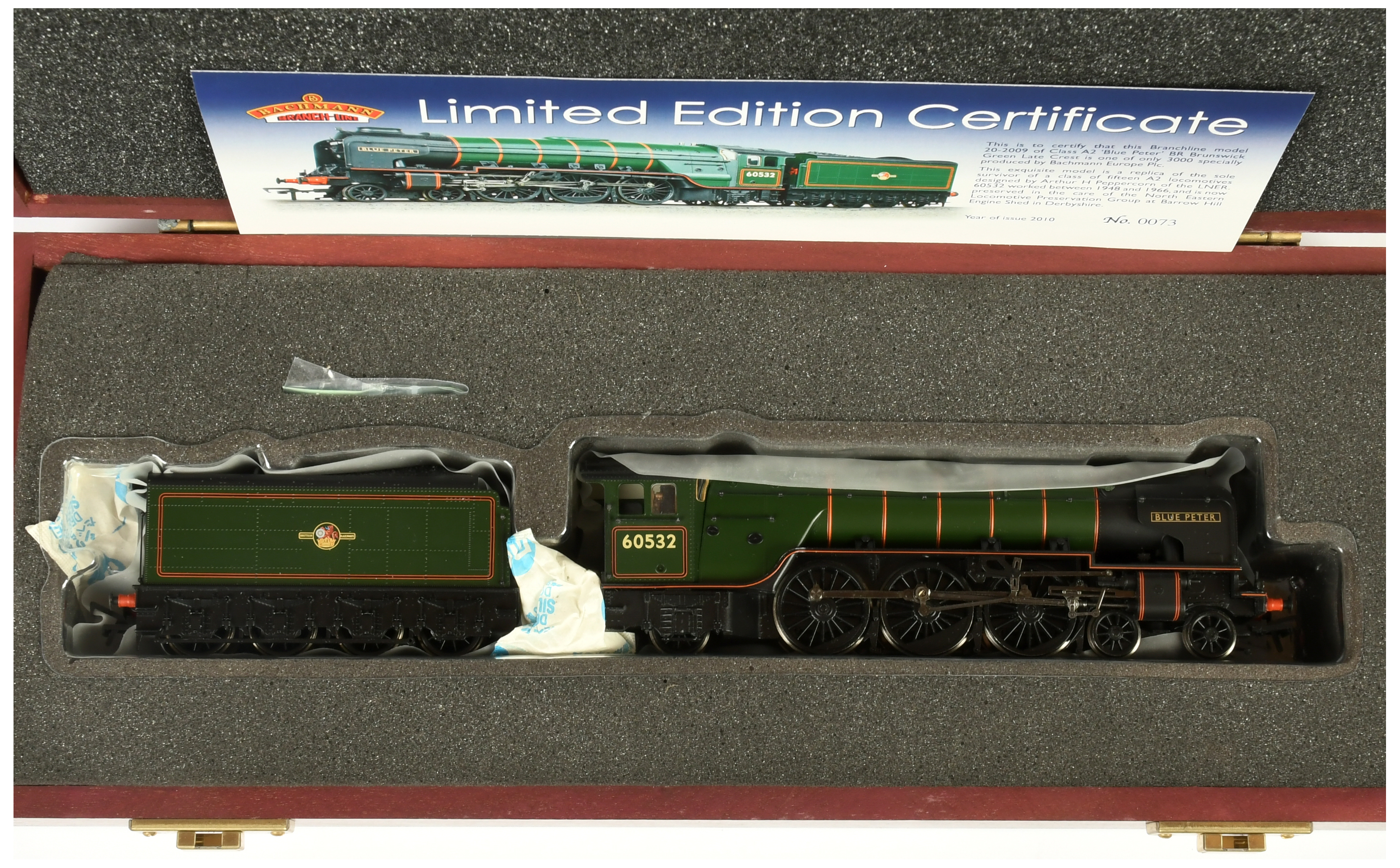 Bachmann OO 20-2009 BR Green 4-6-2 Class V2 Blue Peter  - Image 2 of 3