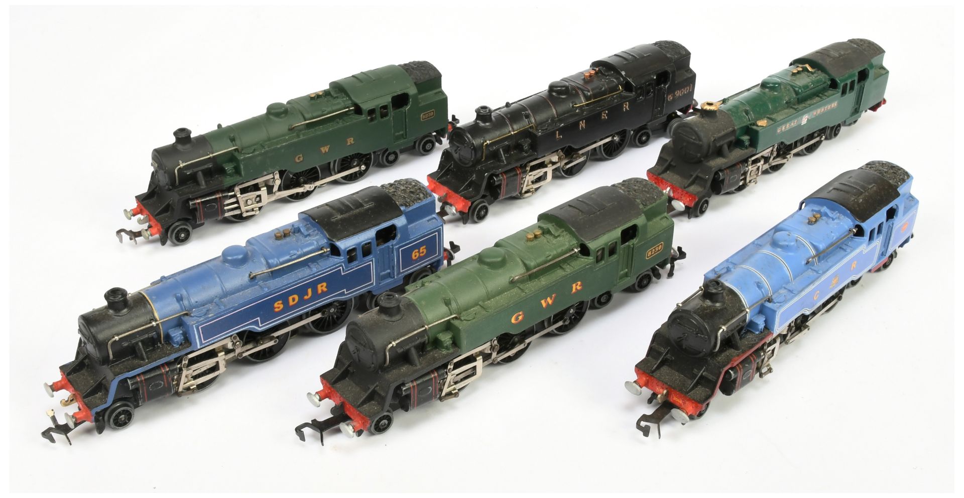 Hornby Dublo 3-rail group of Repainted 2-6-4 Standard Class 4 Steam Tank Locomotives