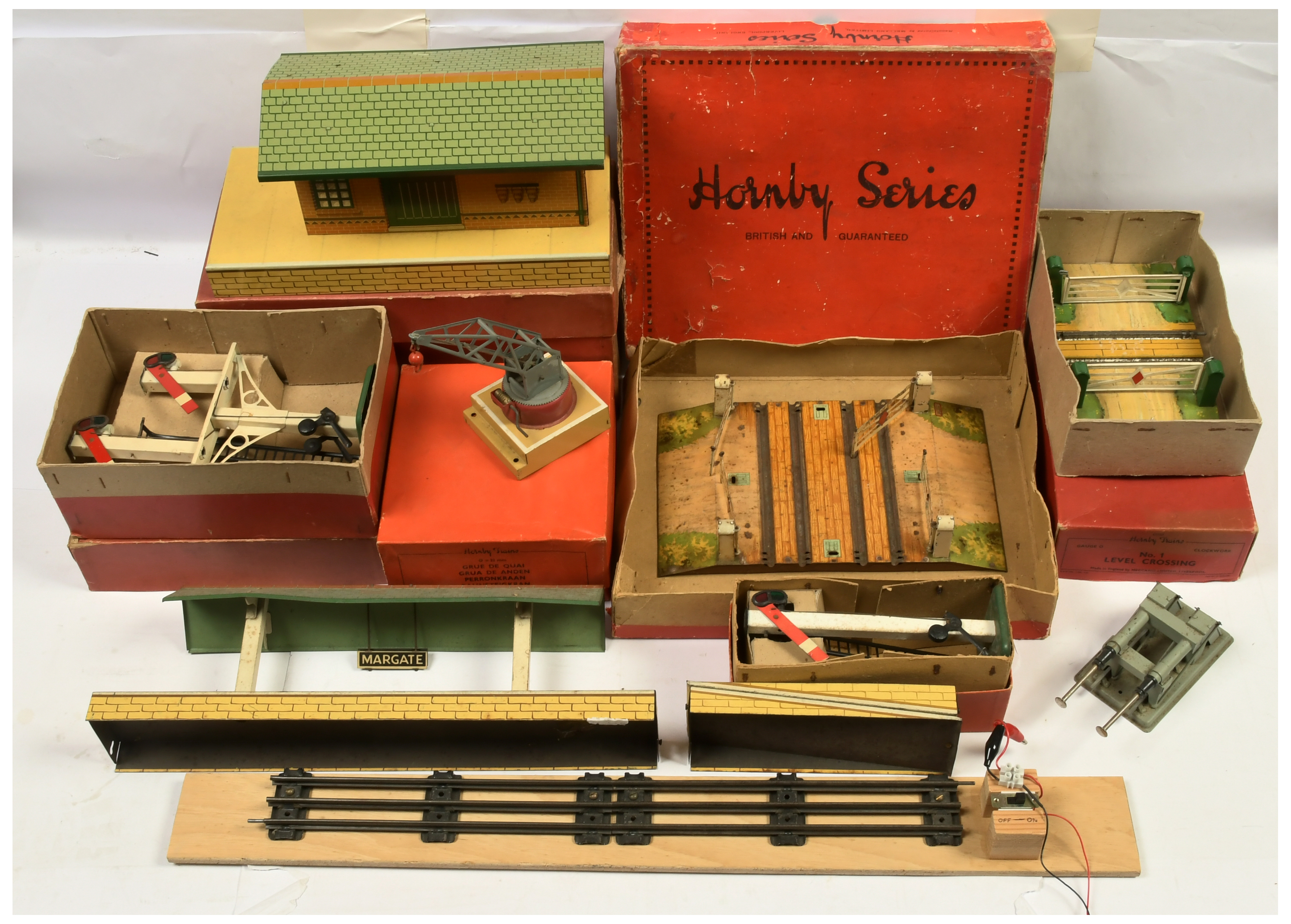Hornby O Gauge Series & Trains, Basset Lowke Trackside Accessories.