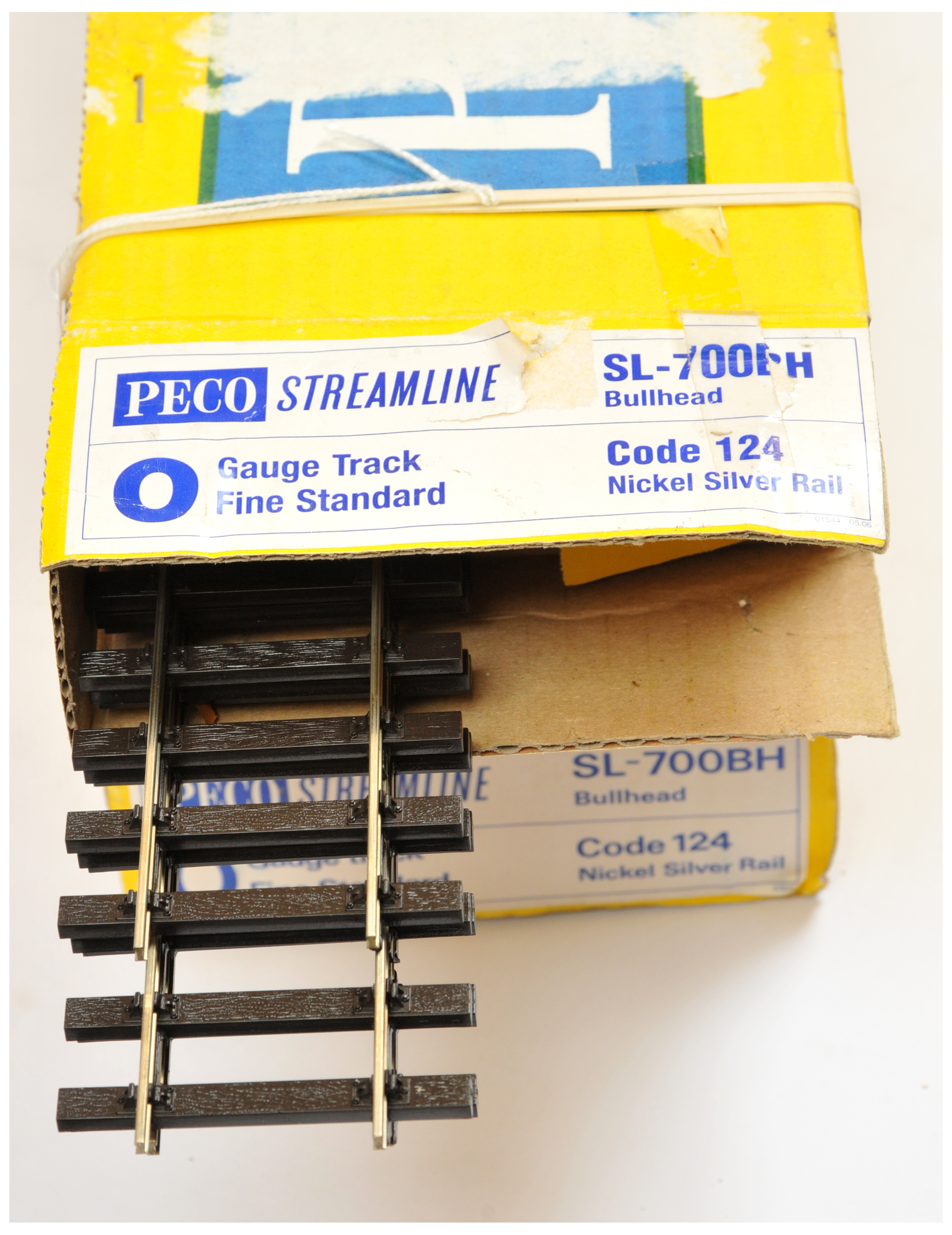 Peco O Gauge SL700BH Bullhead Code 124 Flexi Track.  - Bild 2 aus 2