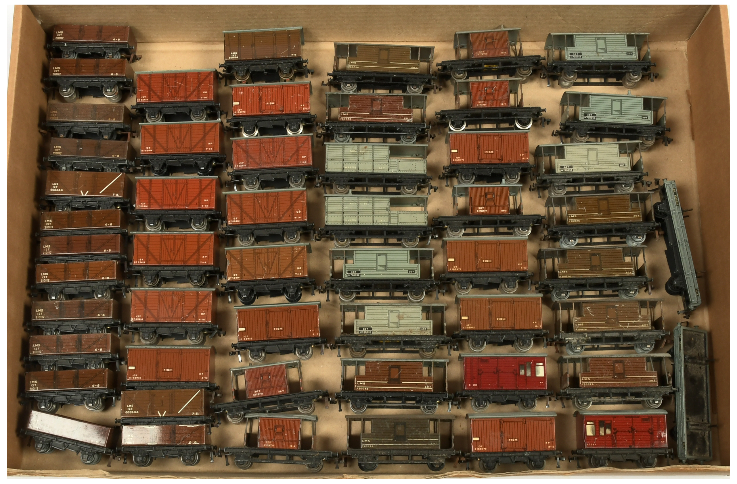 Hornby Dublo Large group of unboxed wagons.  - Bild 2 aus 2