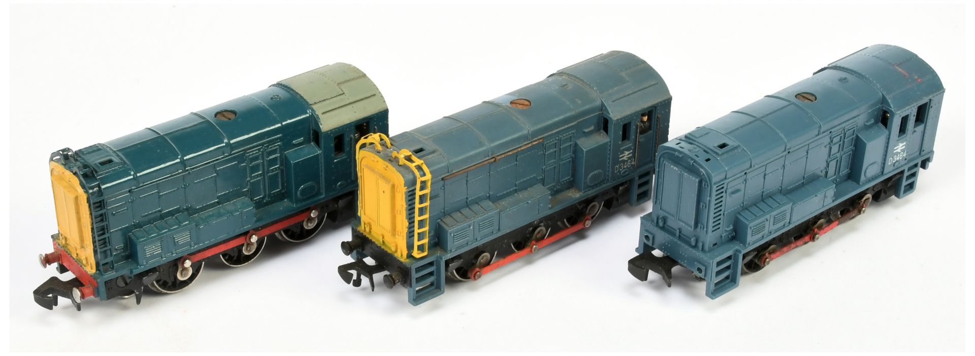 Hornby Dublo 3-rail group of 0-6-0 08 Class Diesel Locomotives 