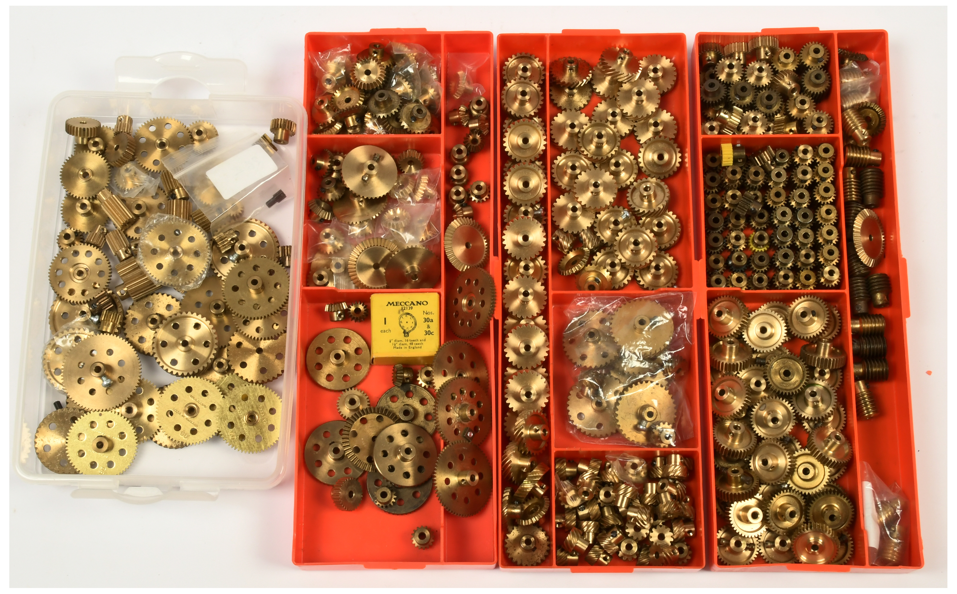 Meccano & Compatible large qty of brassware components. 