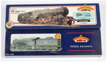 Bachmann OO Pair of boxed V2 Class Loco's 31-550A & 31-552