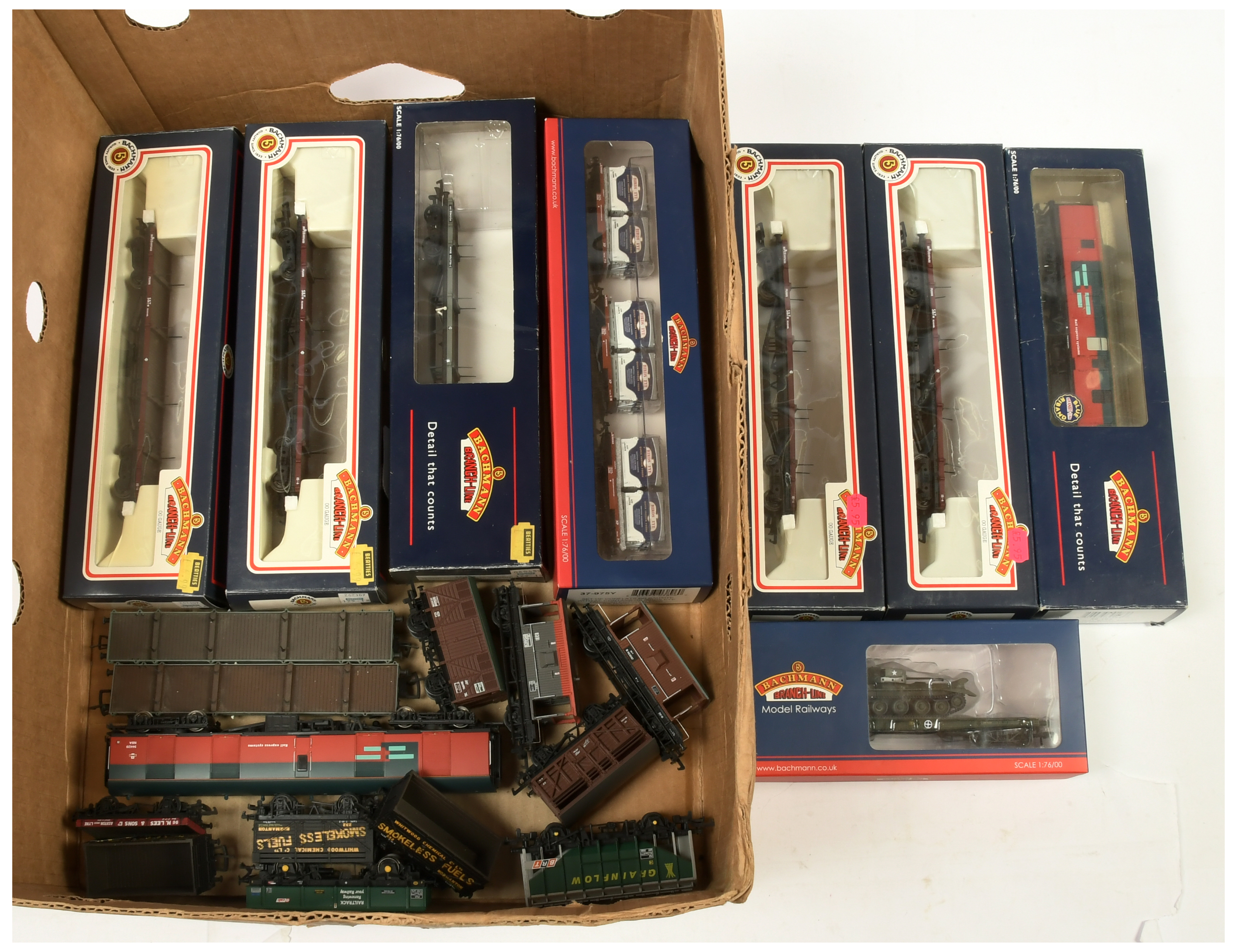 Bachmann OO Group of boxed & unboxed rolling stock.