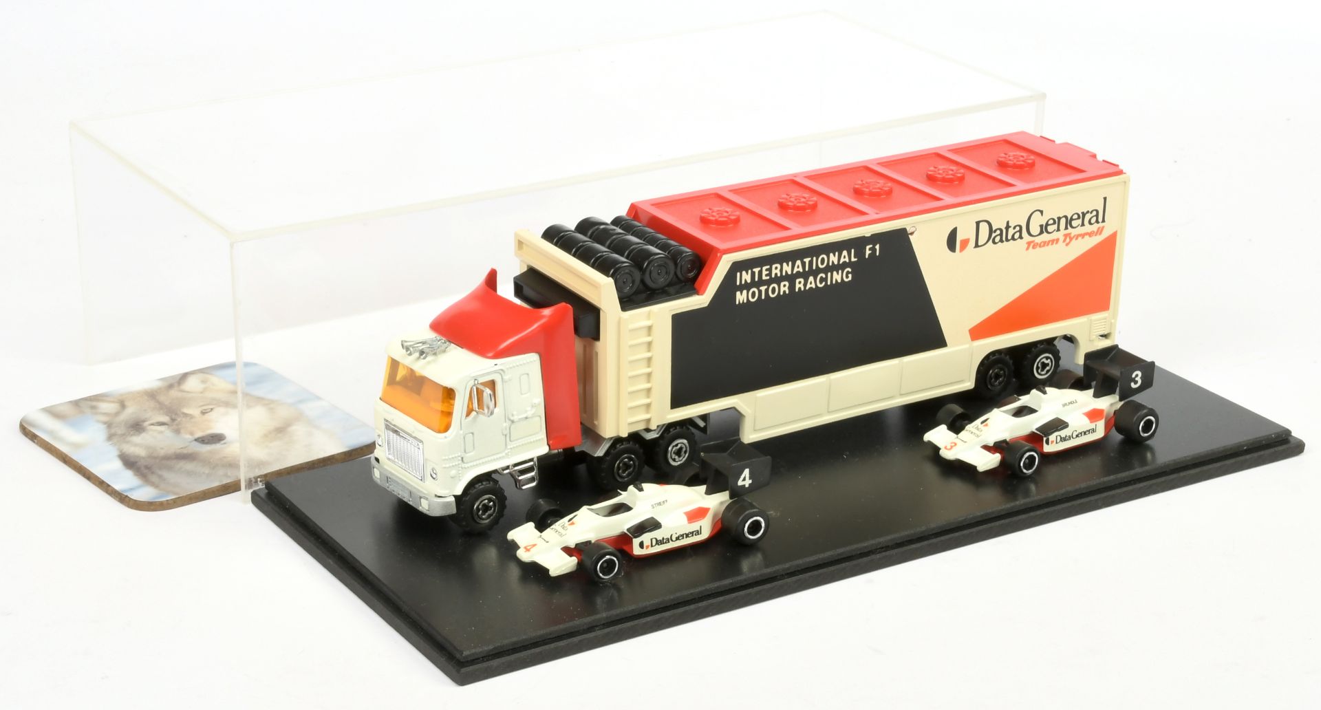Majorette made in France ECH 1/60, code 3, 1/43 scale Racing Transporter with 2 racing cars