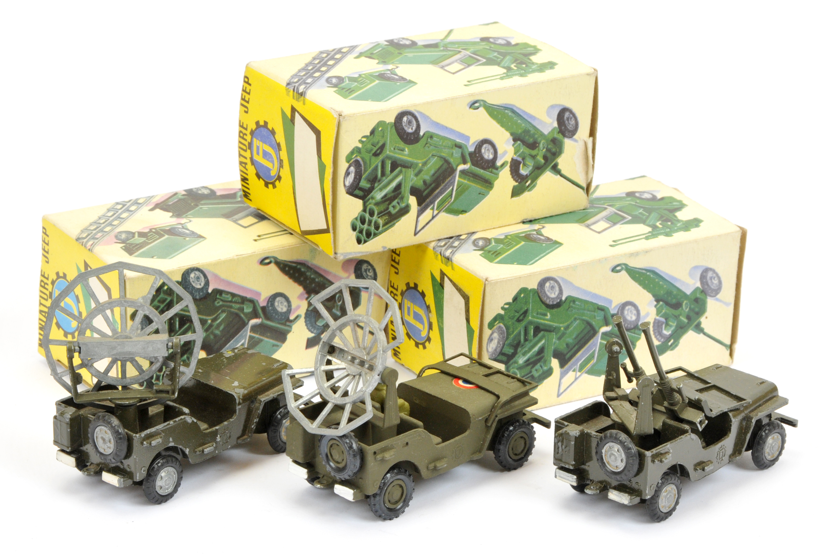 FJ Military a group of 3 Jeeps  - (1) Radar scanner - drab green- bonnet roundel, figure and whit... - Bild 2 aus 2
