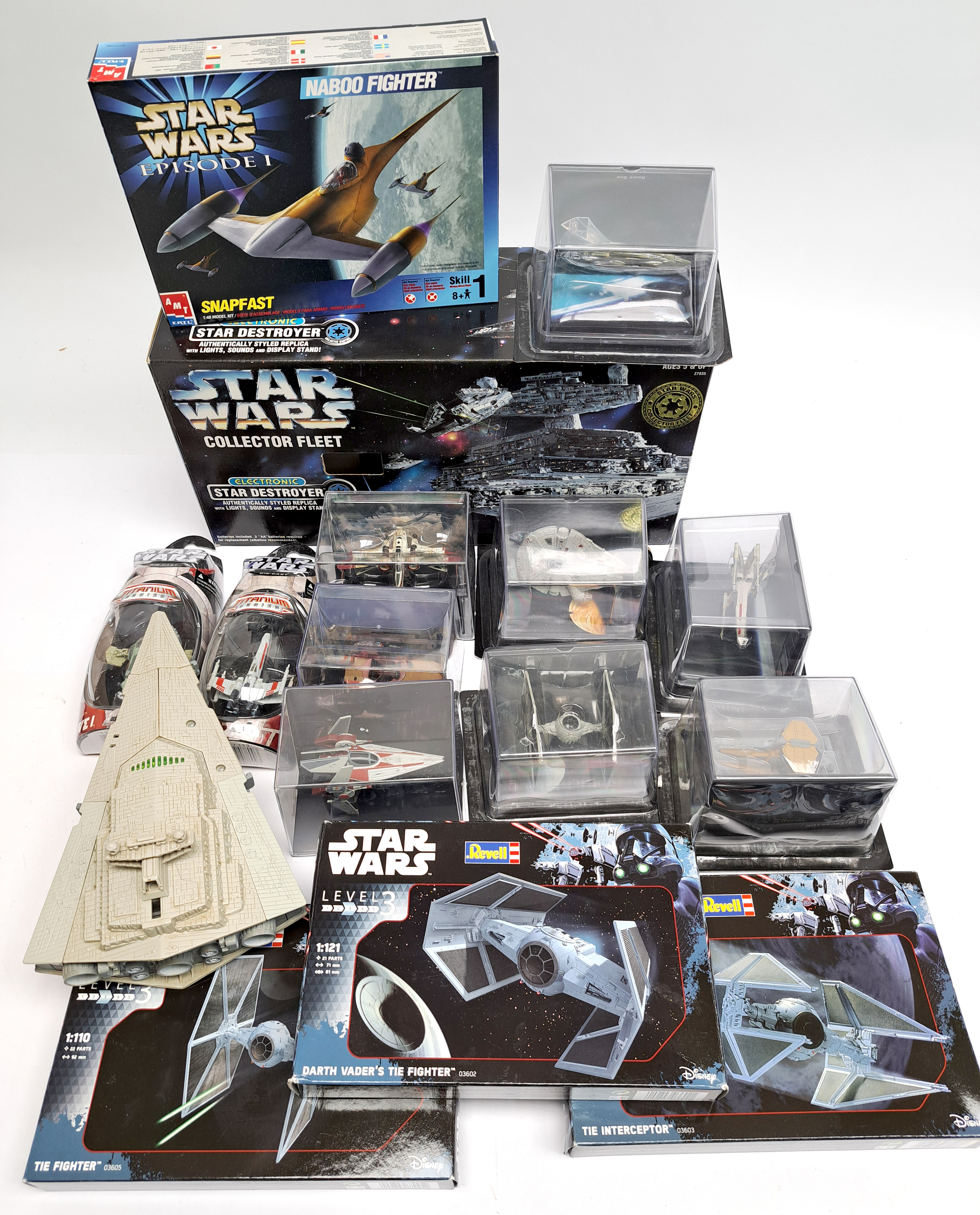 Kenner, Revell, De Agostini Star Wars mixed lot of model ships. Good to excellent. - Bild 2 aus 2