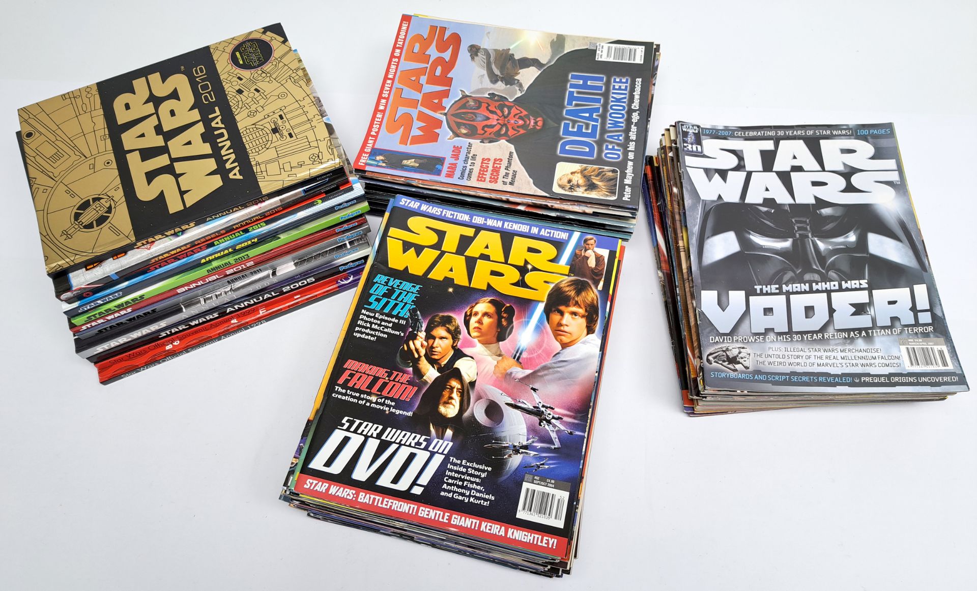 Titan, Pedigree Star Wars magazines and Annuals mixed lot. Excellent to near mint
