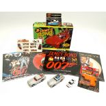 Quantity of James Bond 007 related collectables