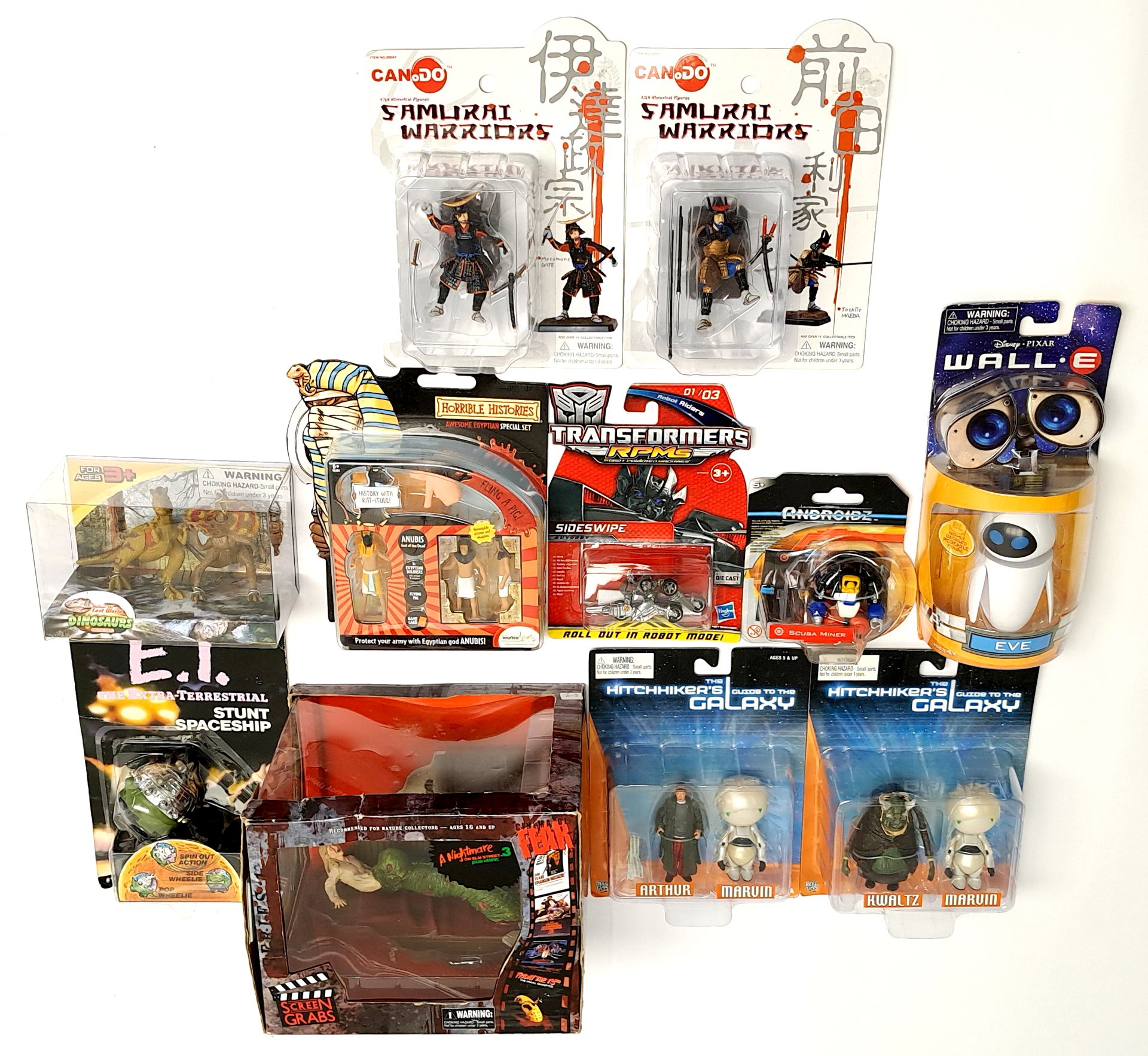 Quantity of carded & boxed action figures & Diorama