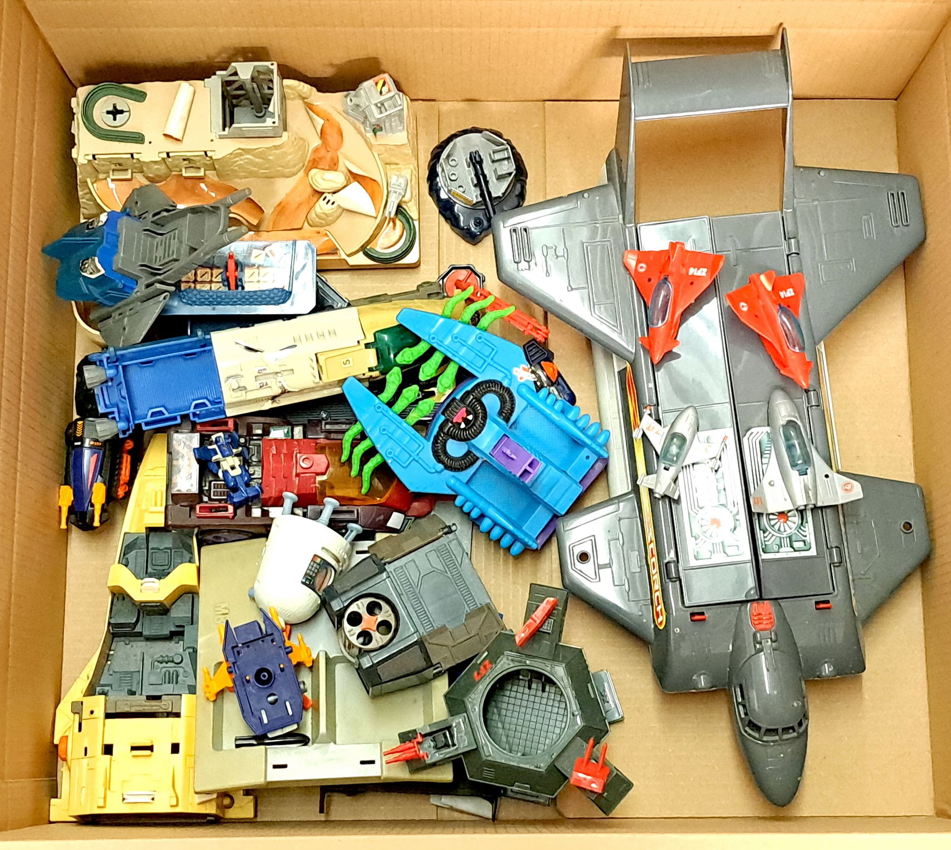 Quantity of TV & Film related vehicle & playset parts & accessories