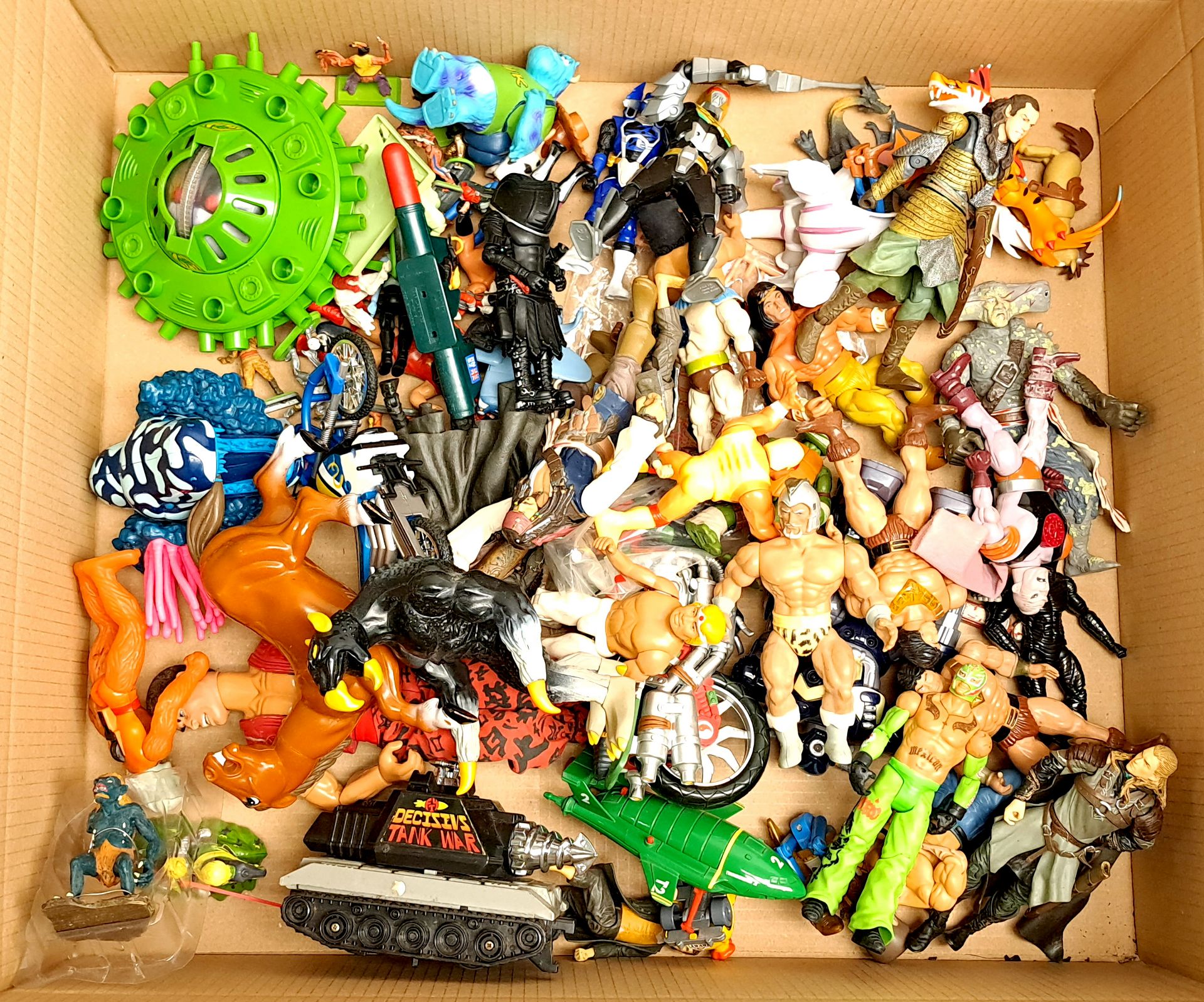 Quantity of loose mixed action figures & vehicles