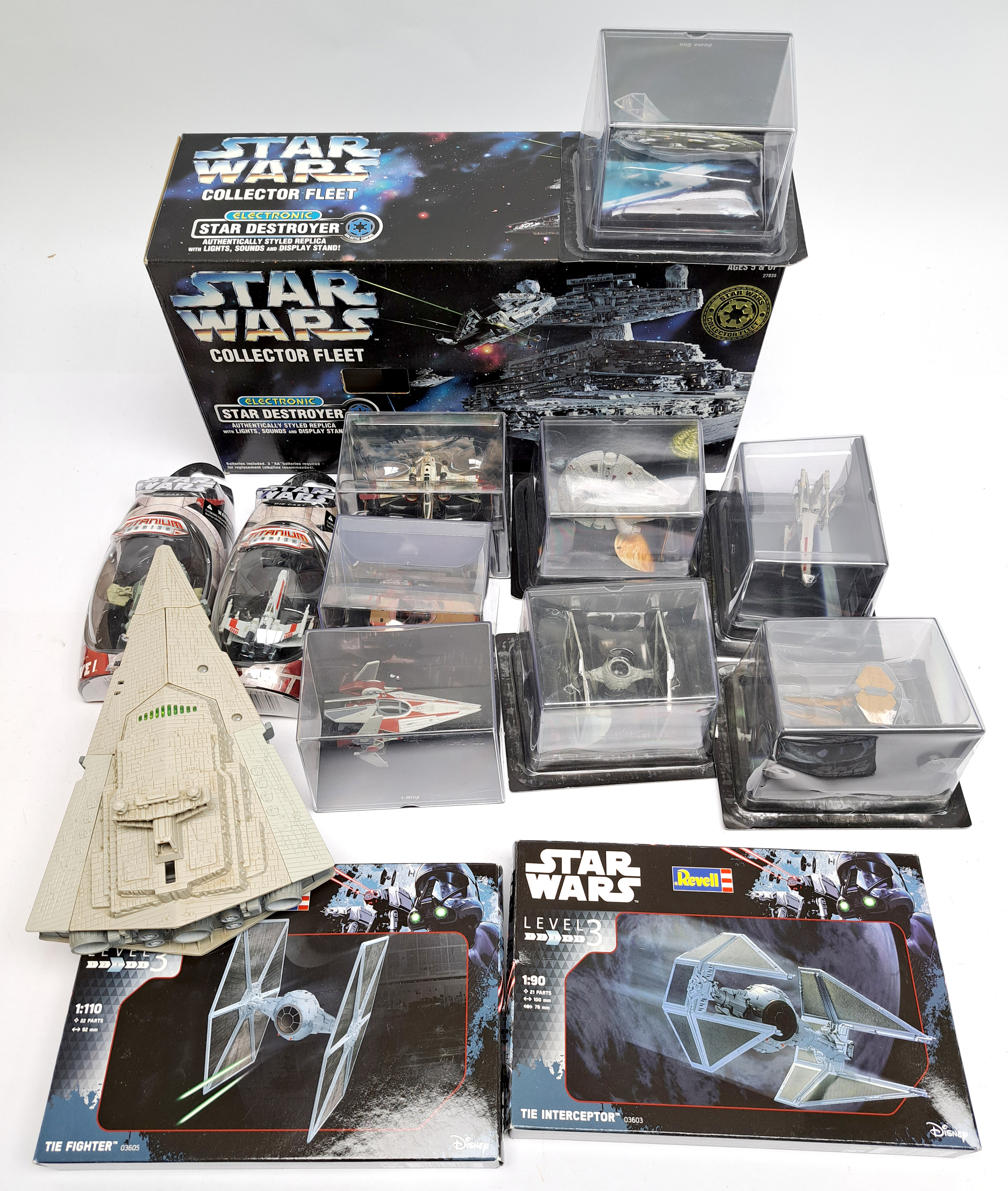 Kenner, Revell, De Agostini Star Wars mixed lot of model ships. Good to excellent.