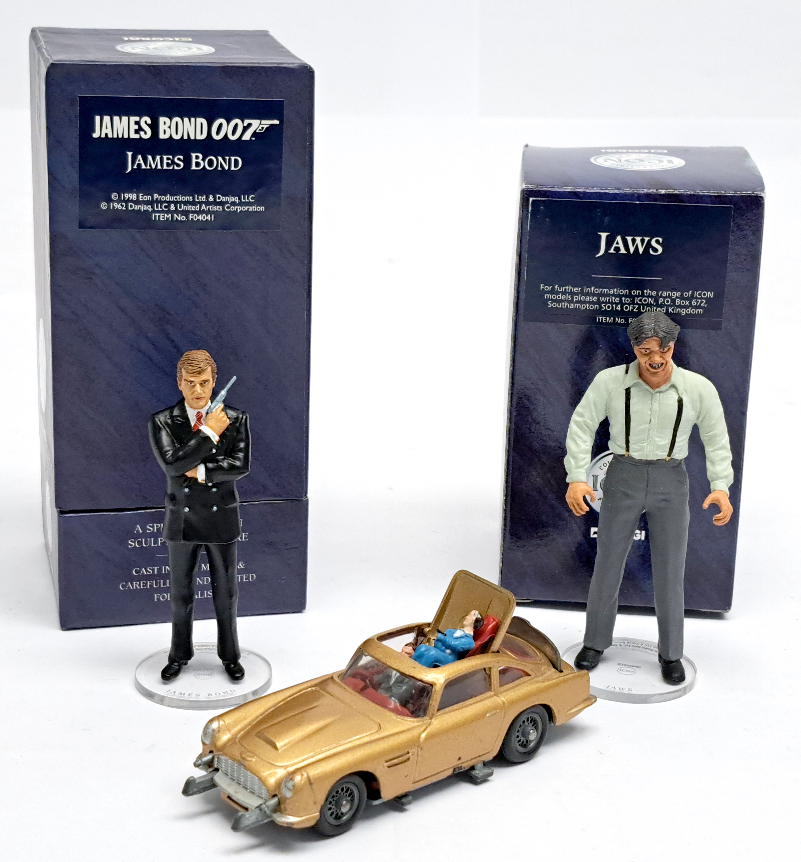 Corgi, James Bond figurines & loose Aston Martin DB5