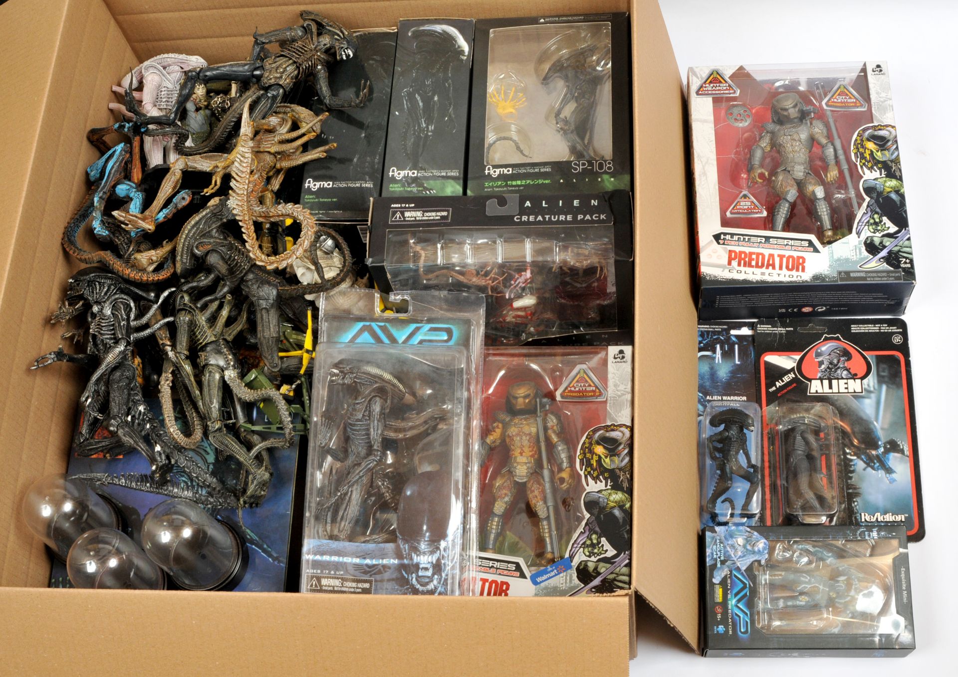 Aliens and Predator collection of action figures