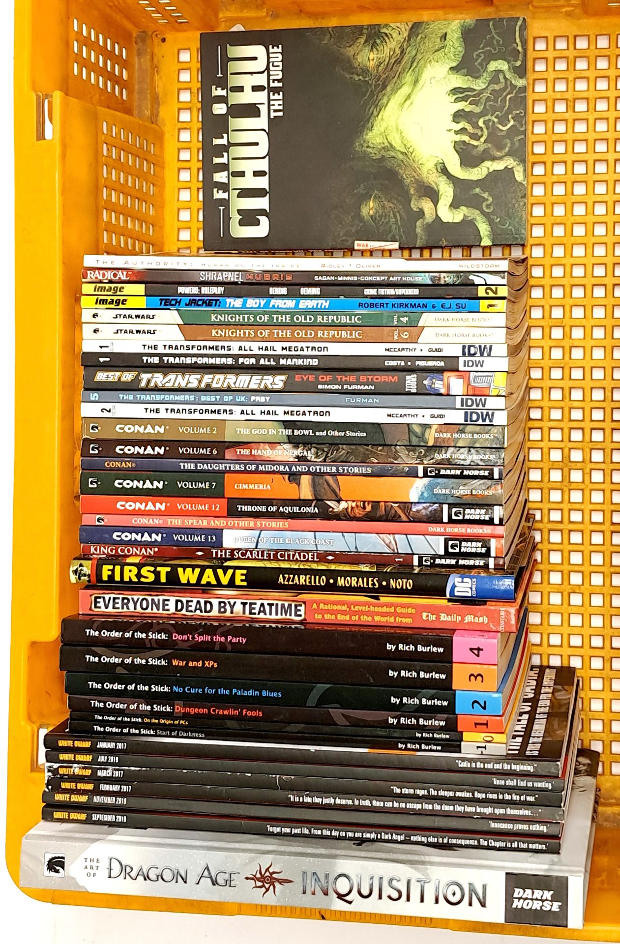 Quantity of graphic novels, books & magazines x 35