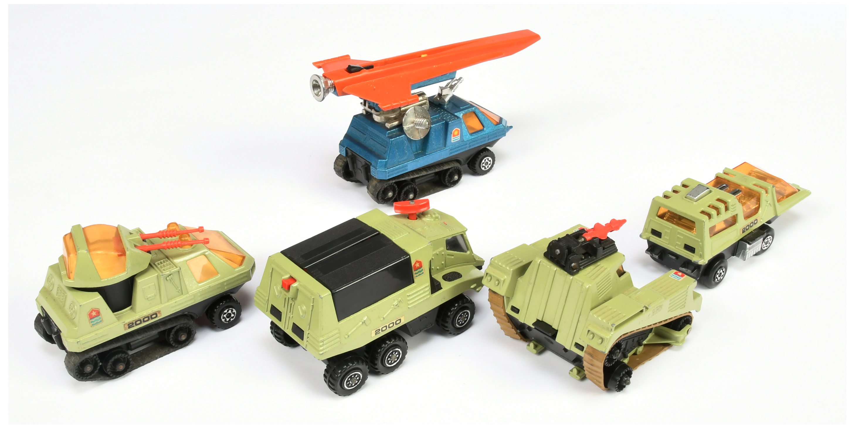 Matchbox Super Kings Adventure 2000 Series group to include K2006 Shuttle Launcher - metallic blu... - Image 2 of 2