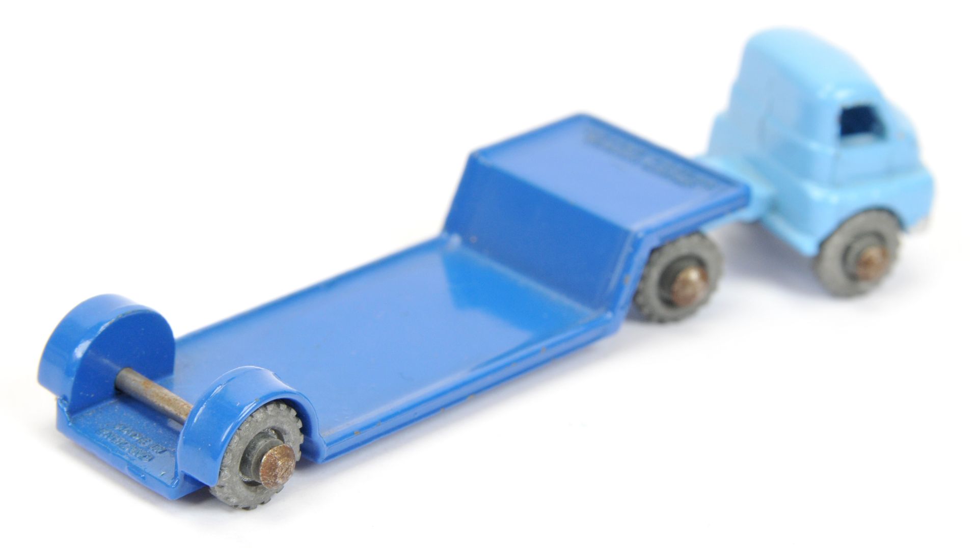 Matchbox Regular Wheels 27a Bedford Articulated Low Loader - light blue tractor unit with silver ... - Image 2 of 3