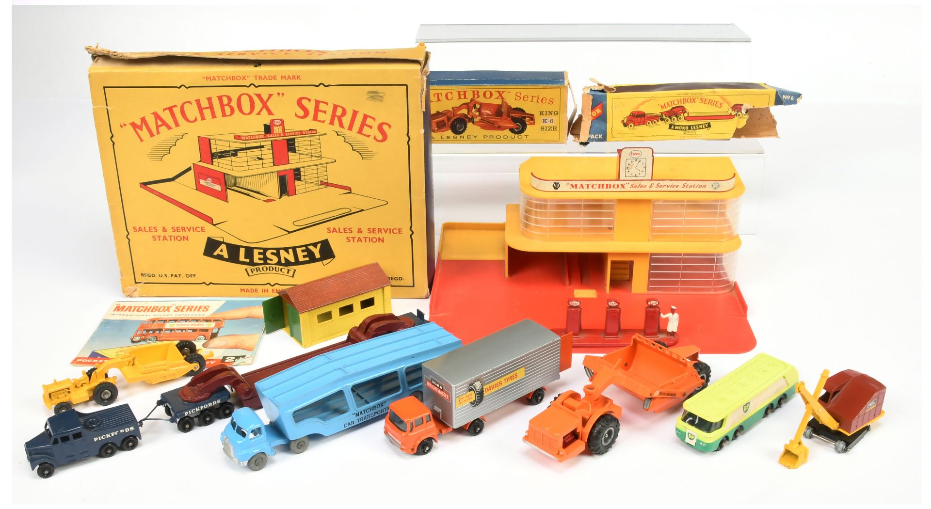 Matchbox Major Pack & King Size Group. To Include M-6 Scammell Tractor + 18 Wheel Low Loader Trai...