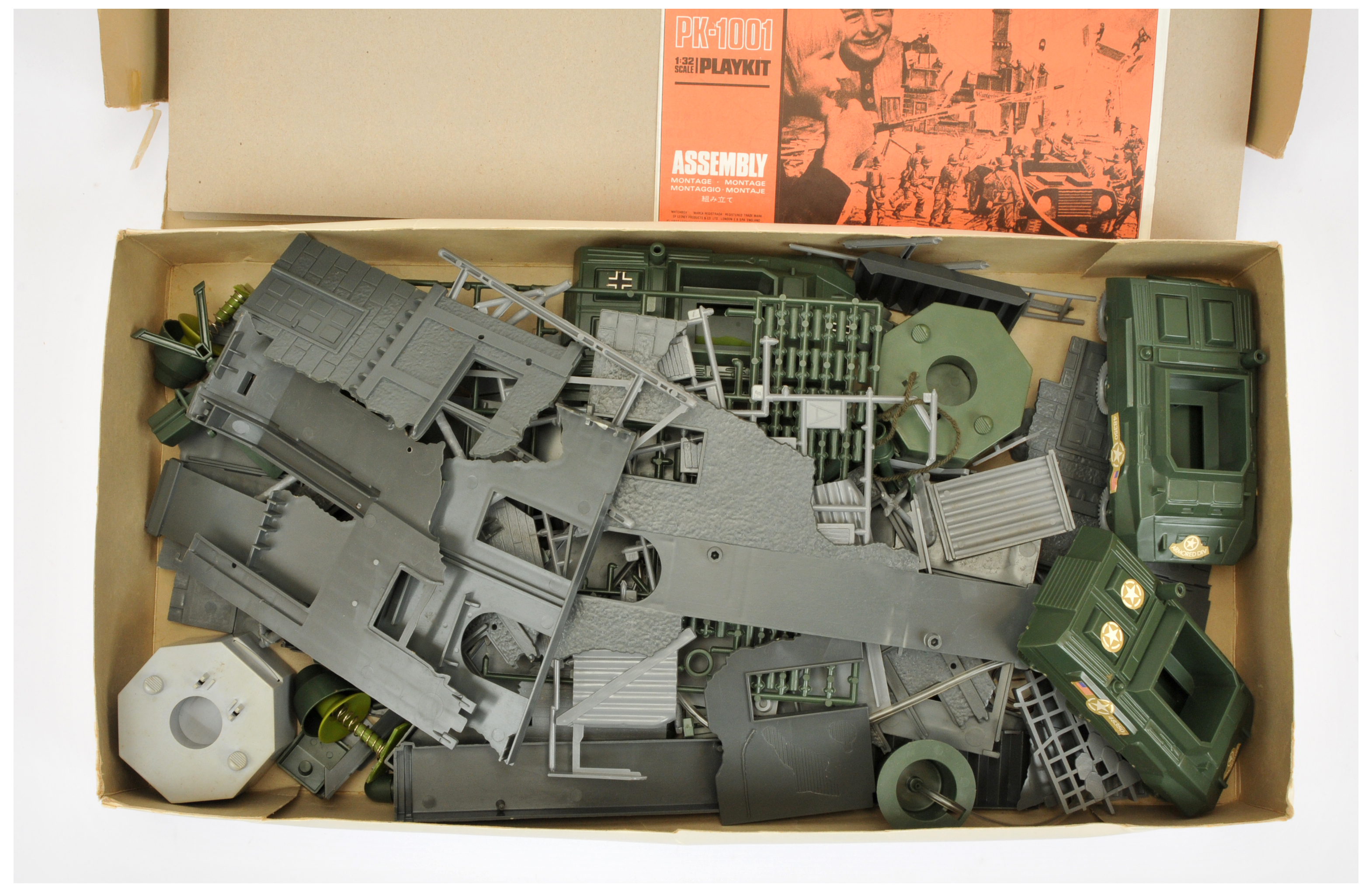 Matchbox PK1001 "Counter-Attack" 1/32nd scale plastic snap together playkit - comprising of vario... - Image 3 of 3