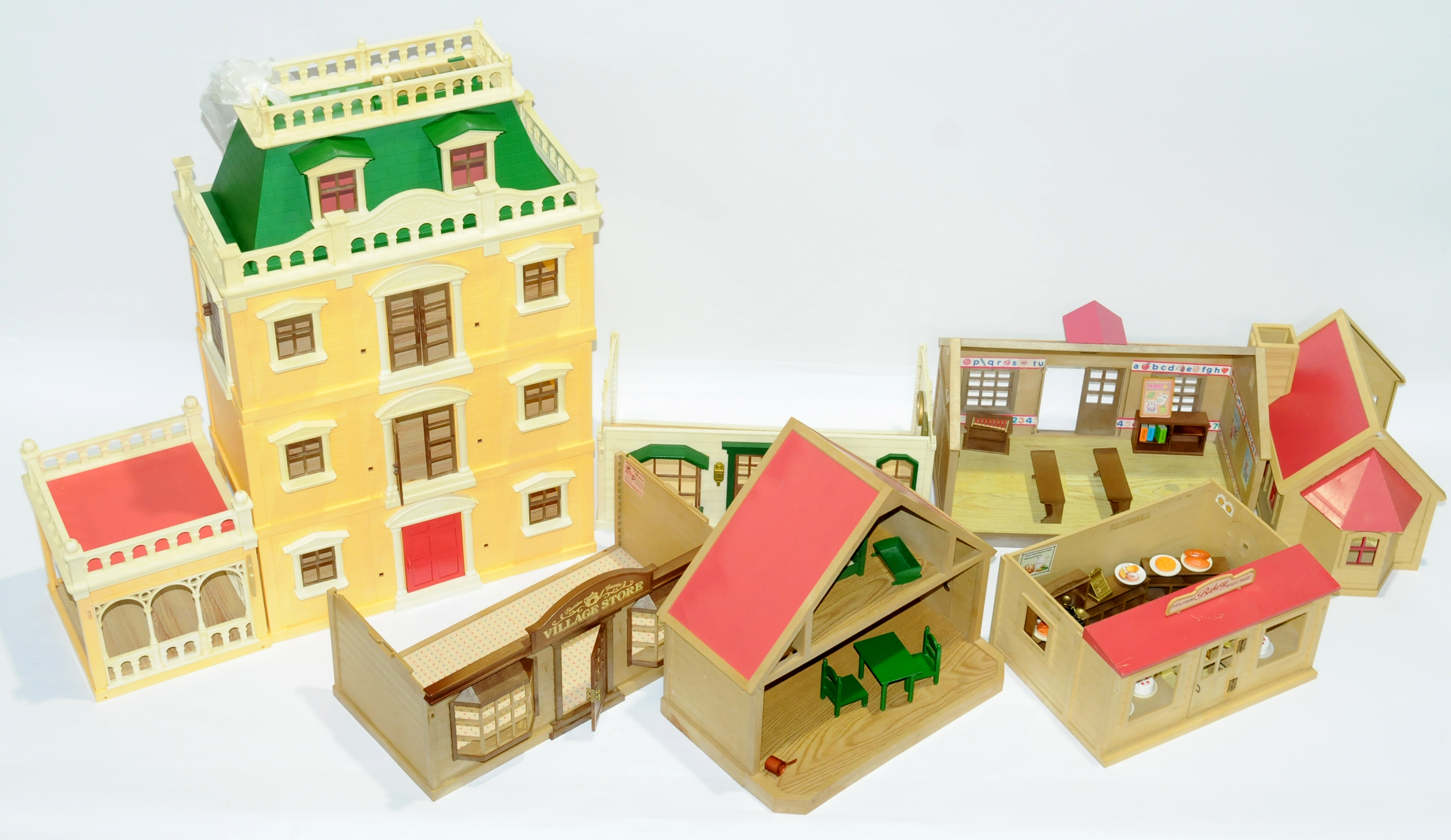 Sylvanian Families quantity of loose vintage play sets - Image 2 of 2