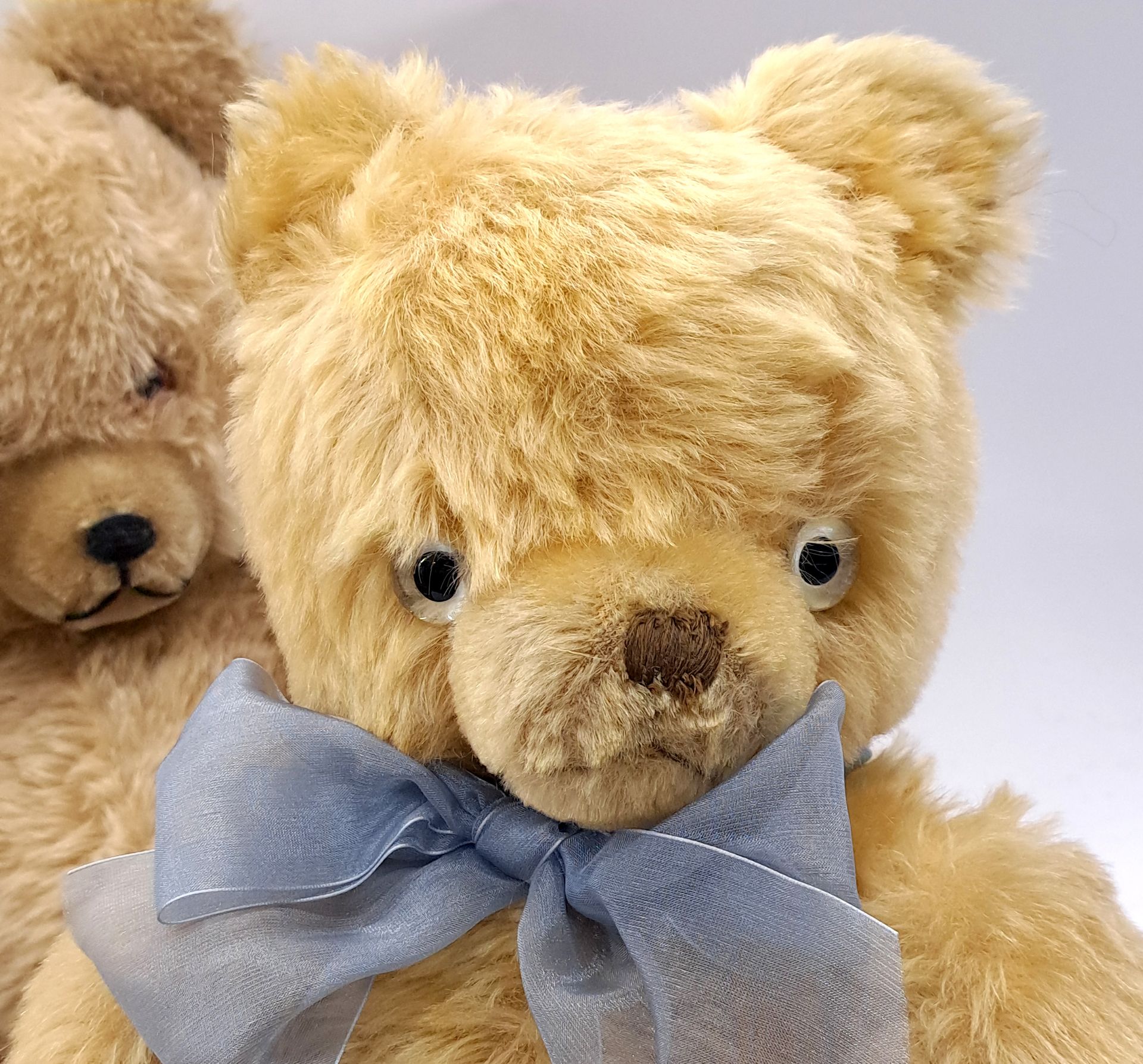 Hamiro/Hamiro-type group of vintage teddy bears and similar - Bild 2 aus 2