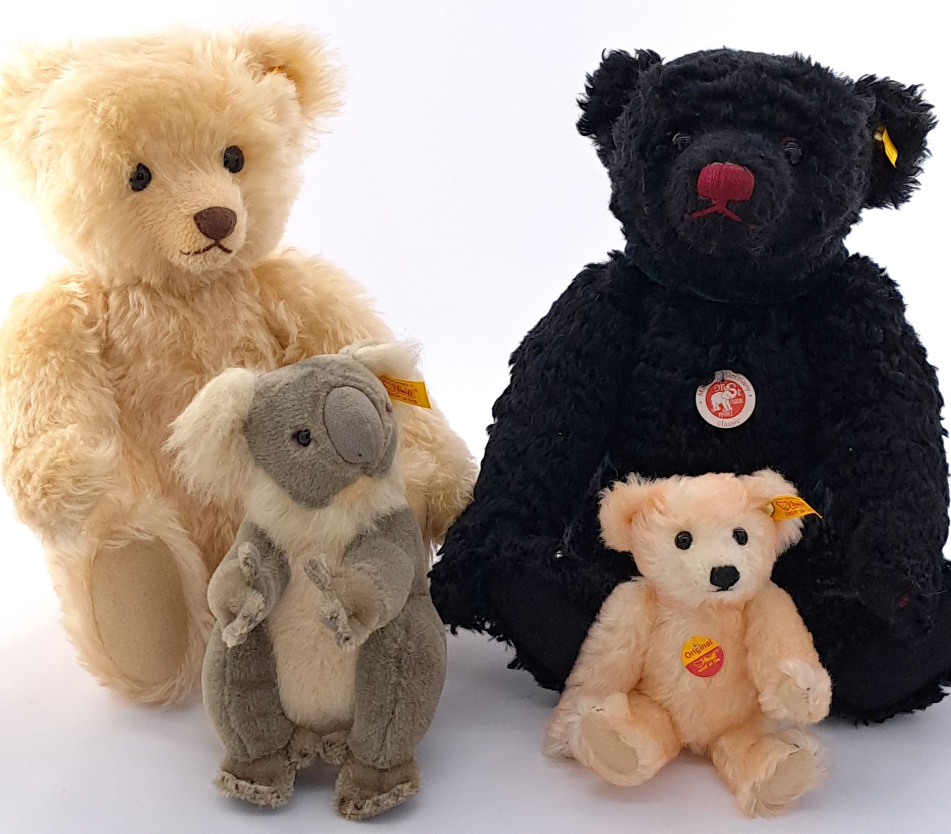 Steiff group of teddy bears