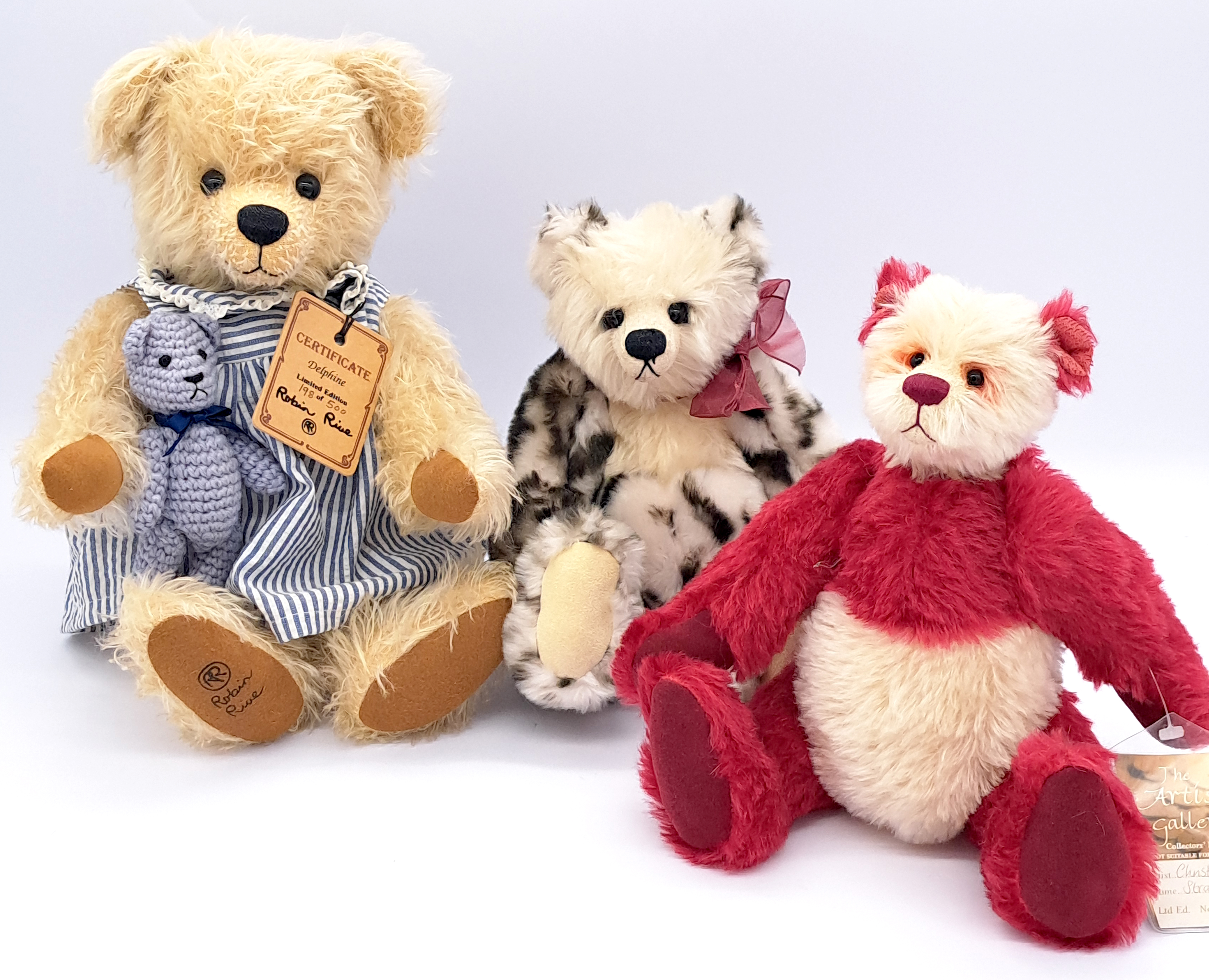Trio of artist teddy bears including Robin Rive