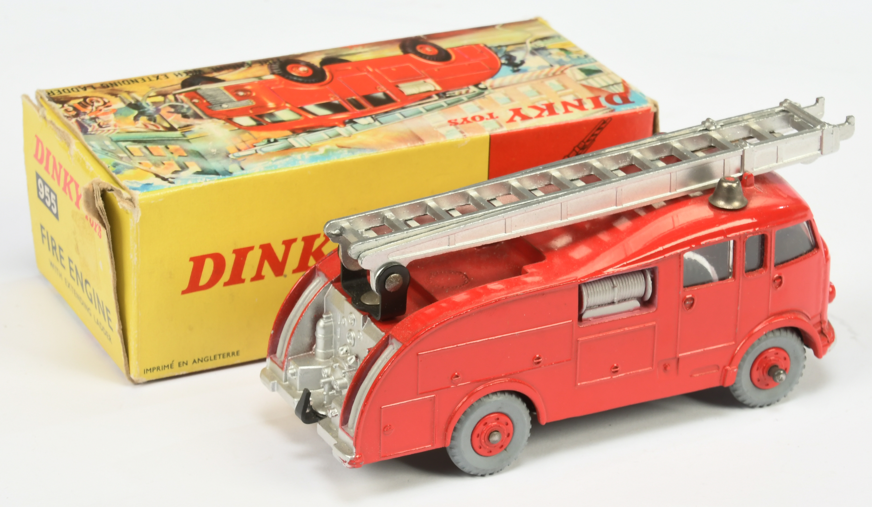 Dinky Toys 955 Fire Engine With Extending Ladder - Red including plastic hubs, silver trim and la... - Image 2 of 2