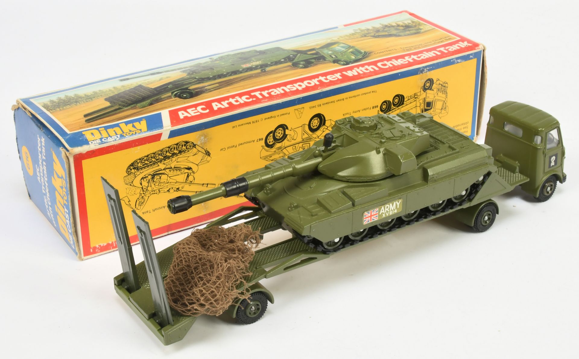 Dinky Toys Military 616 AEC Articulated Tank Transporter - Green cab and trailer with plastic ram... - Bild 2 aus 2