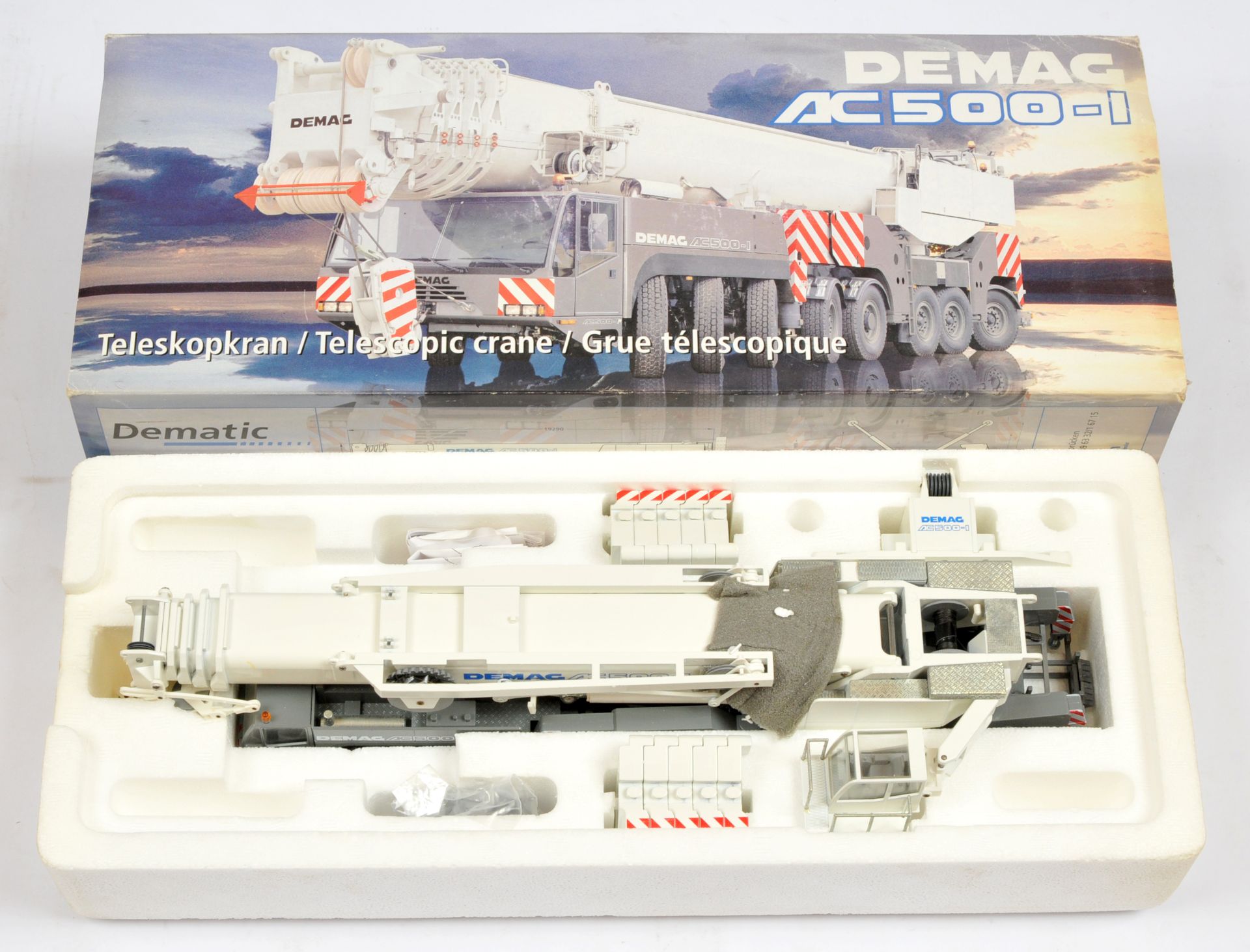 Conrad  Models  (1/50th) 2095/0 Demag  AC 500-1 Mobile Crane - White and Grey - Excellent in a Go...