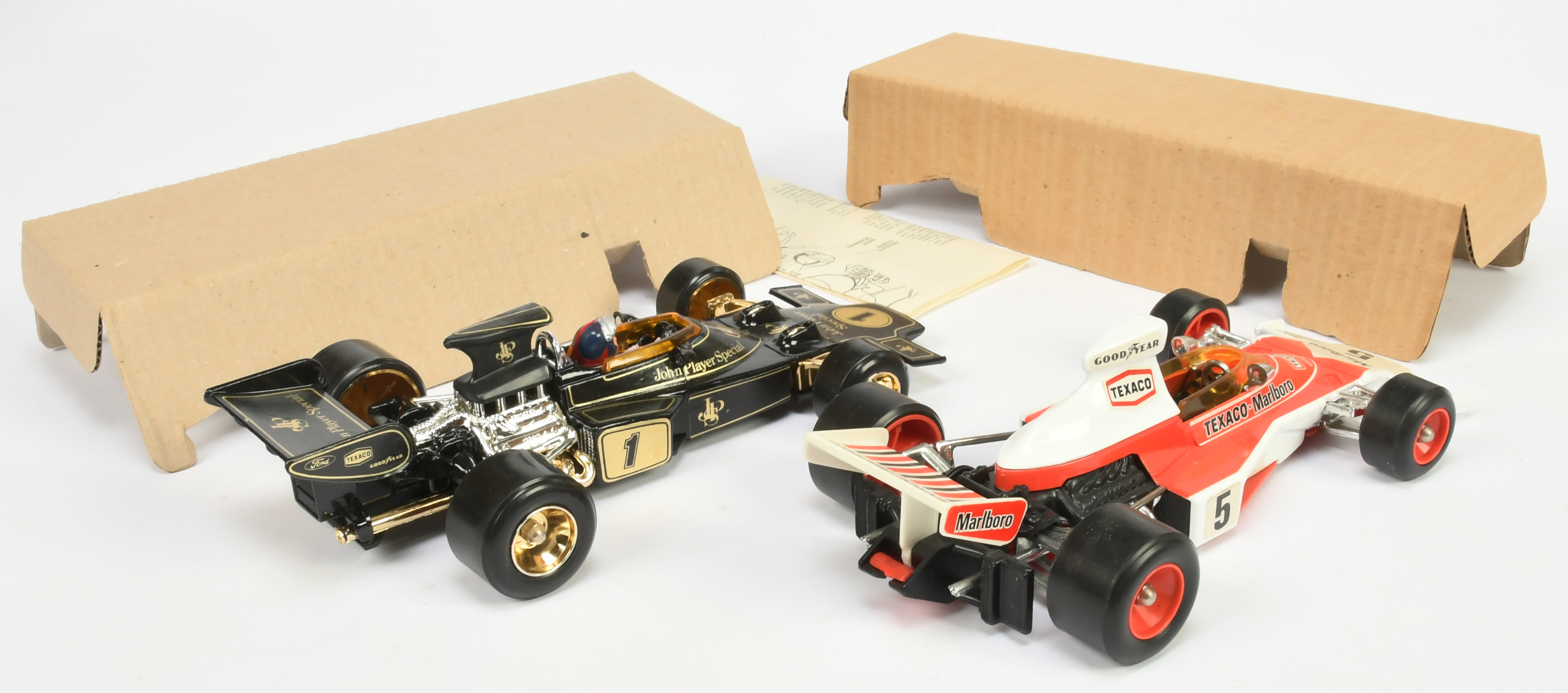 Corgi Toys (1/18th) Formula 1  Racing Cars A Pair (1) 190 Lotus  "JPS" - Black and gold with Span... - Image 2 of 2