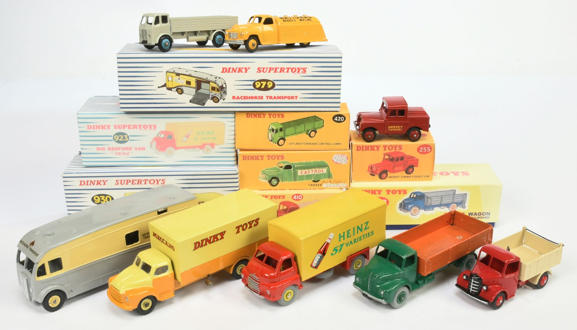 Dinky Toys Group To Include - 930 Bedford Pallet Jekta "Dinky Toys", 418 Leyland Comet, 256 Land ...