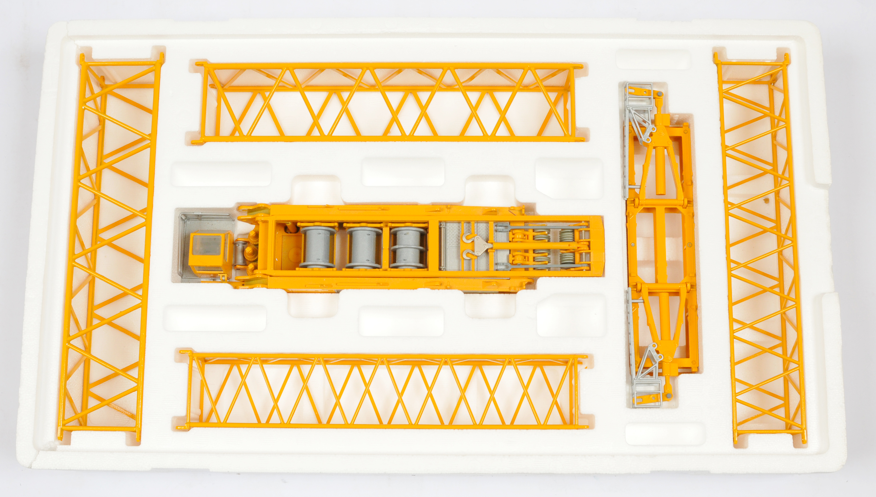 Conrad Models (1/50th) 2737/0 Liebherr LG 1750 Lattice Boom Mobile Crane - Deep Yellow and grey  - Image 4 of 4