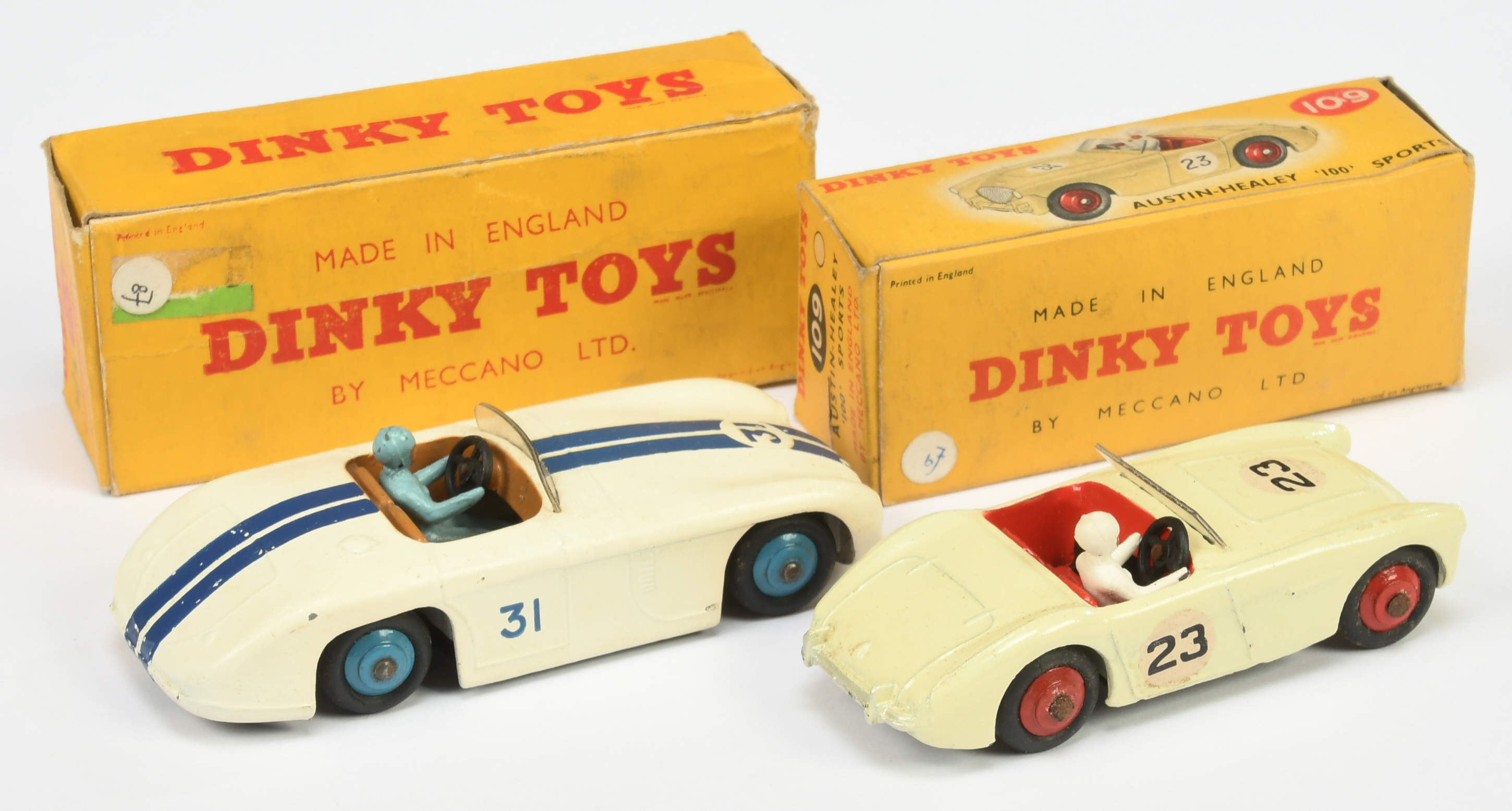 Dinky Toys A Pair Of racing Cars - (1) 108 Austin Healey - Cream, red seats and hubs, silver trim... - Image 2 of 2