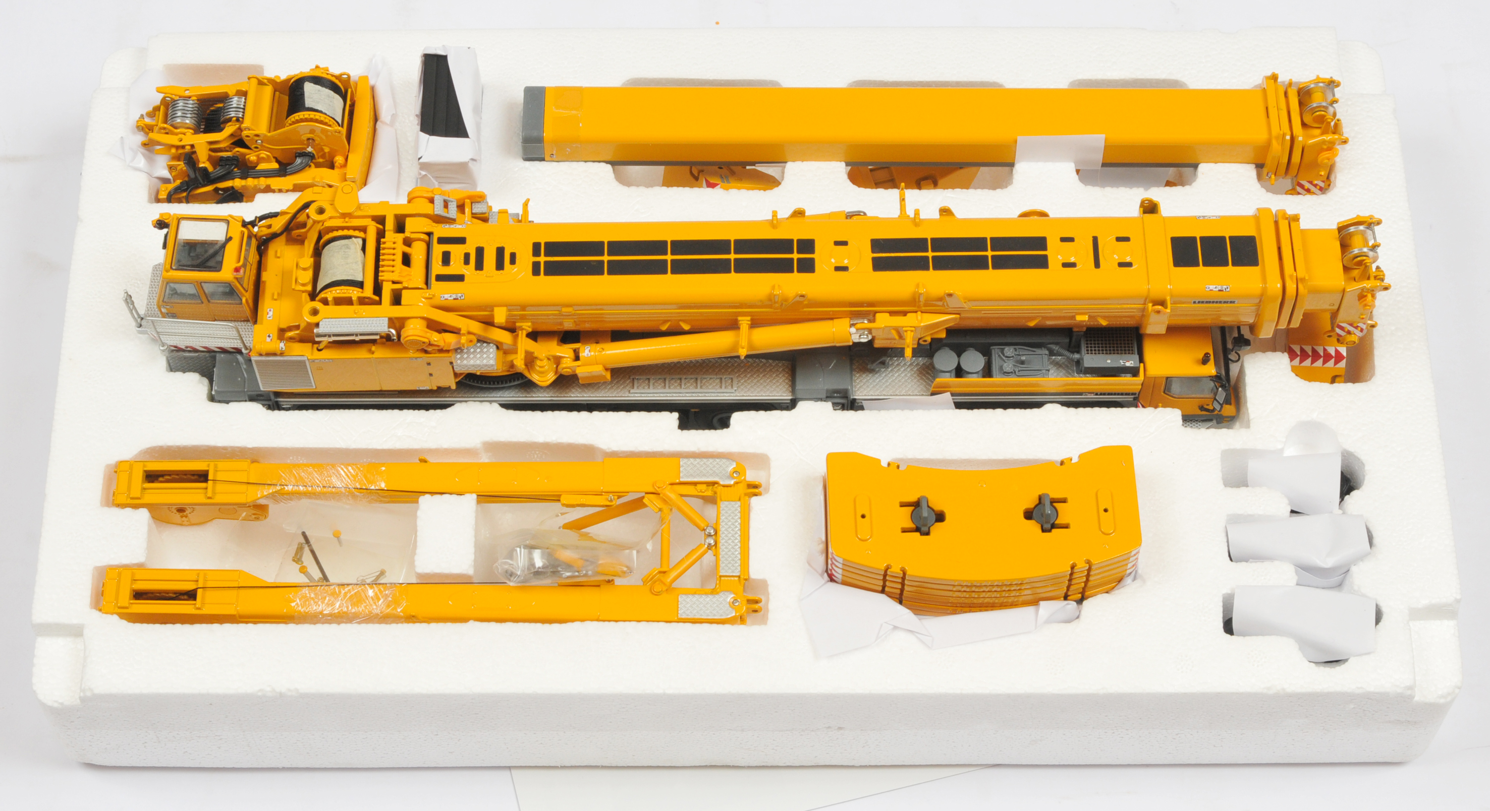 WSI Models  (1/50th) 02-1213Liebherr LTM 1500.8.1 Mobile Crane Yellow and Grey - Near Mint in a G... - Image 3 of 3