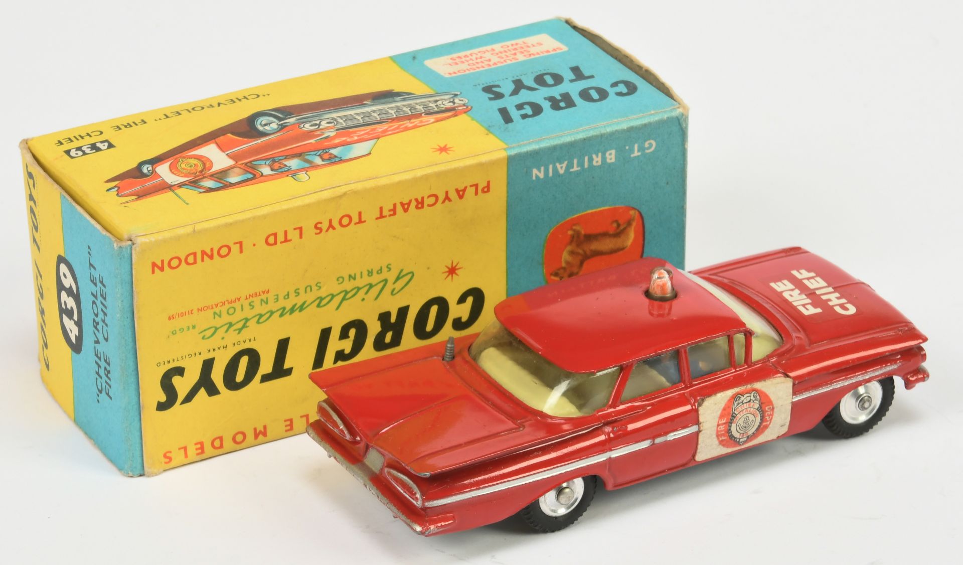 Corgi Toys 439 Chevrolet Impala "Fire Chief" - Red, lemon interior with figures, silver trim, spu... - Bild 2 aus 2
